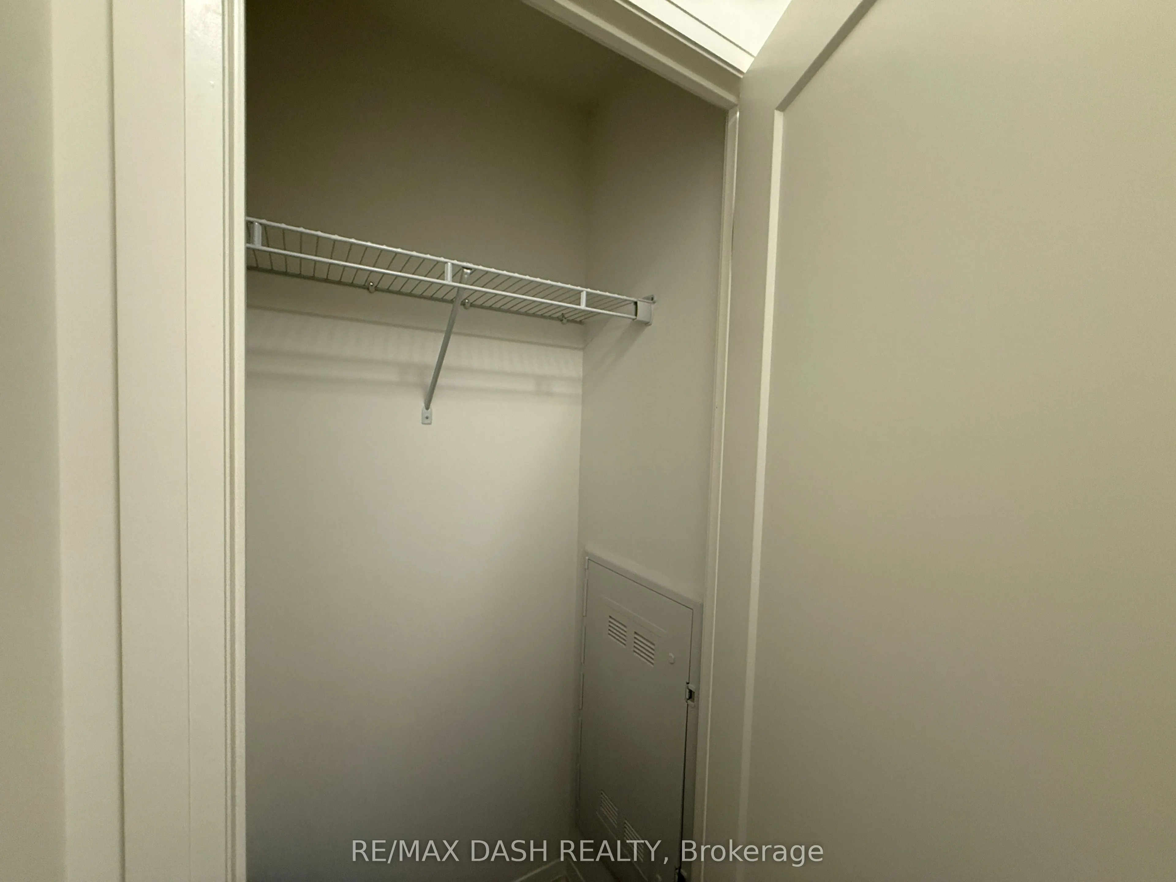 280 Dundas Street S #410