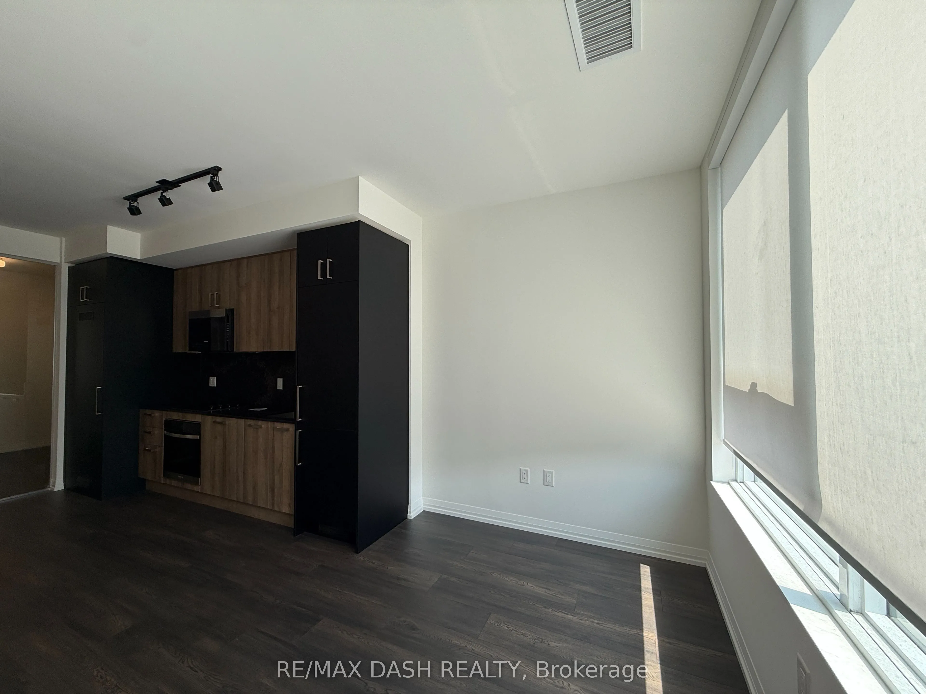 280 Dundas Street S #410