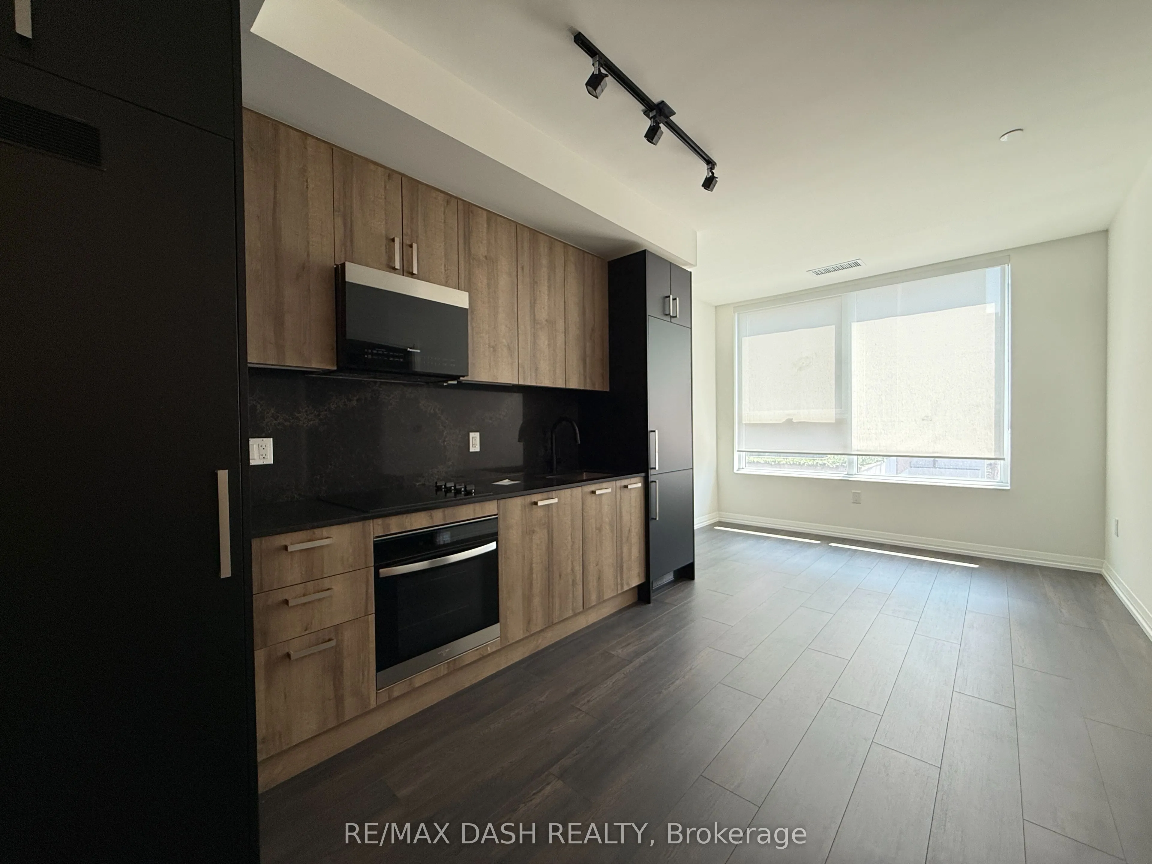 280 Dundas Street S #410