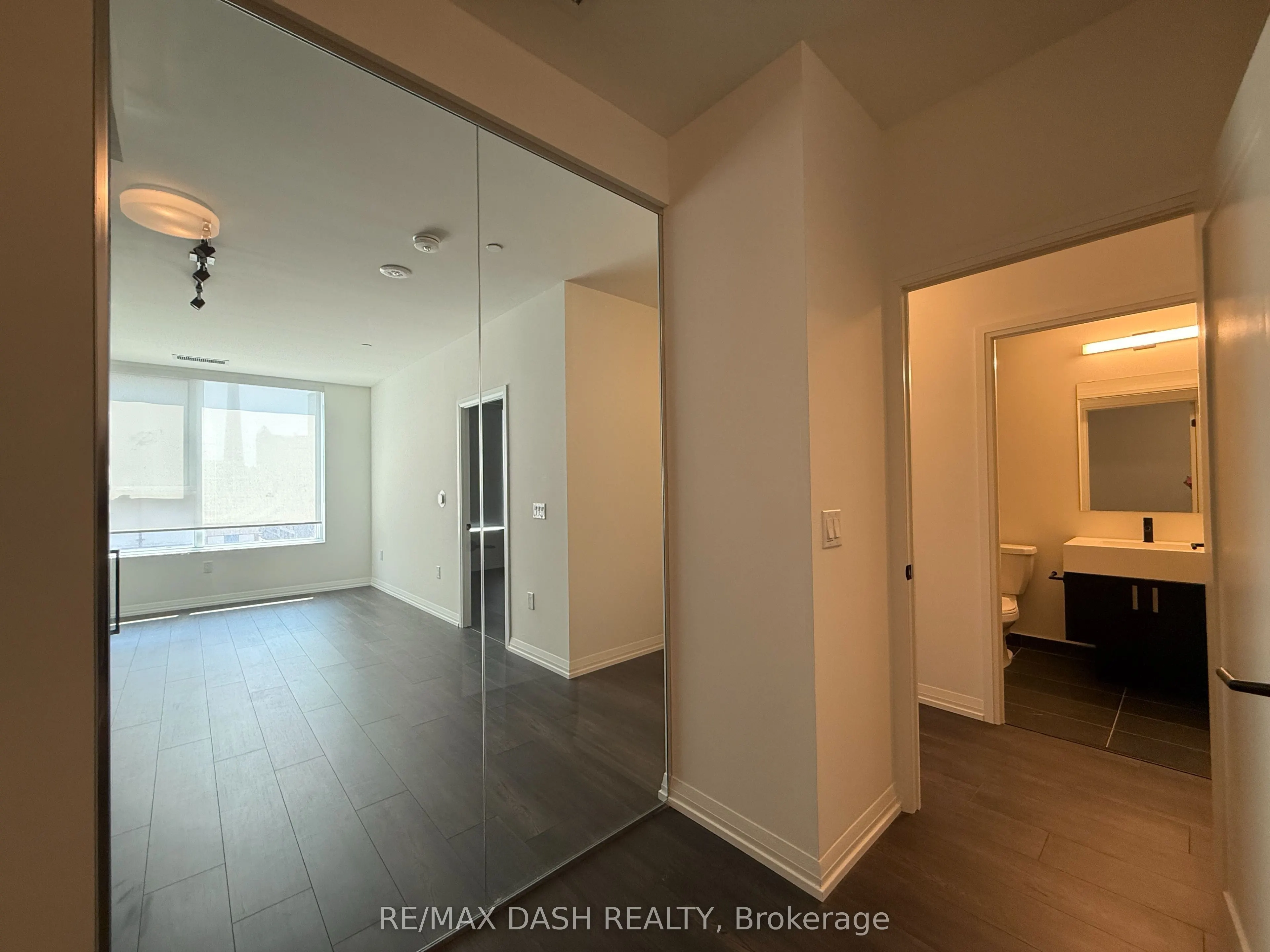 280 Dundas Street S #410