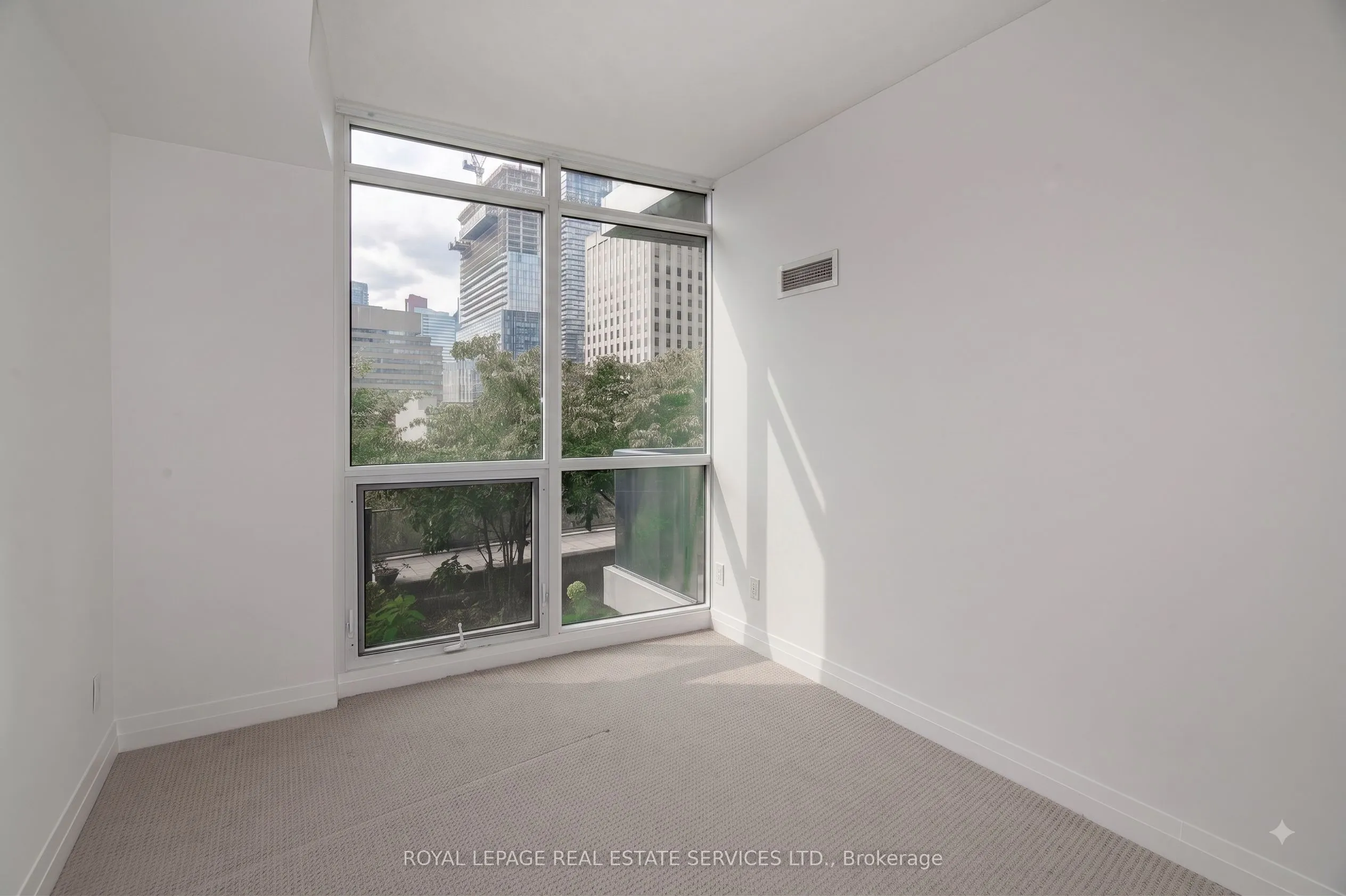 25 Carlton Street #603