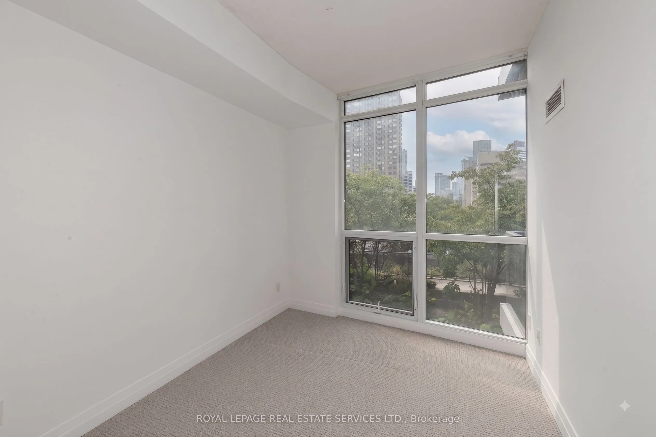 25 Carlton Street #603
