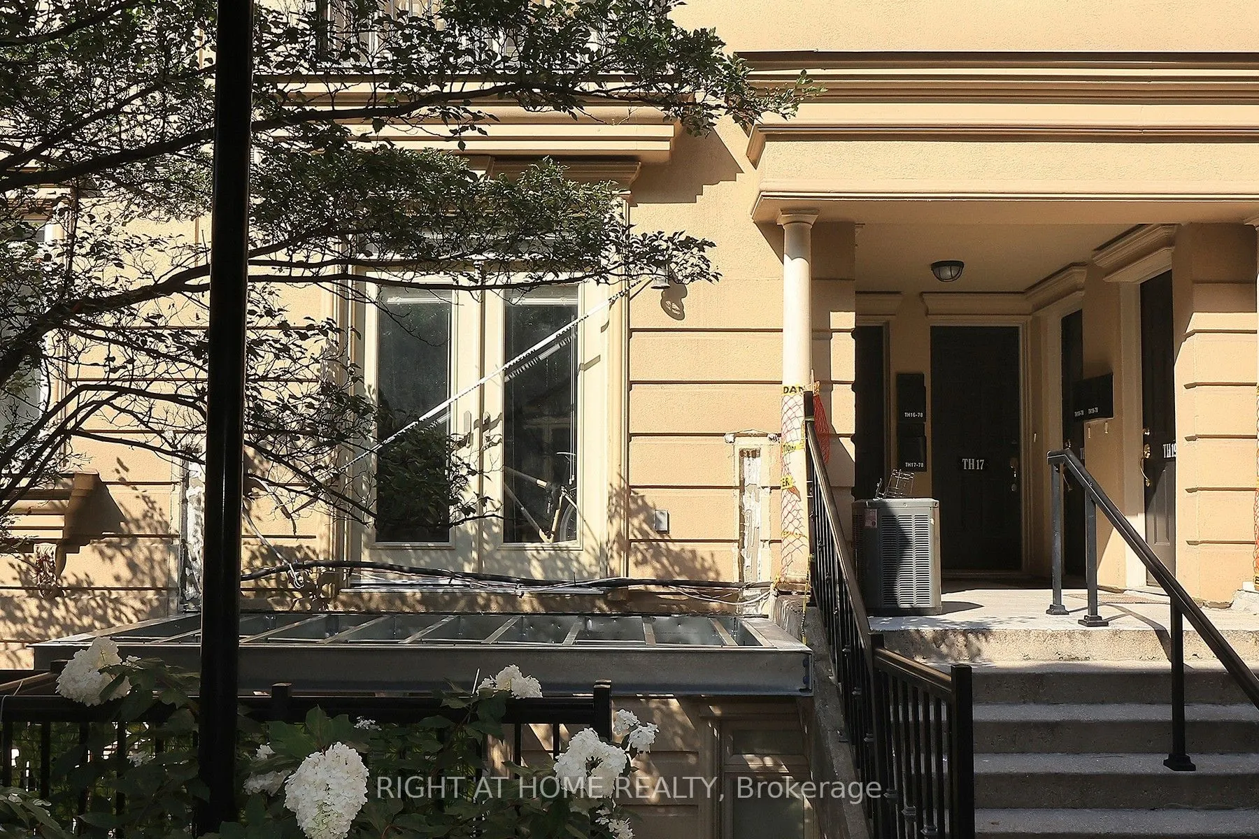 78 Carr Street #TH12