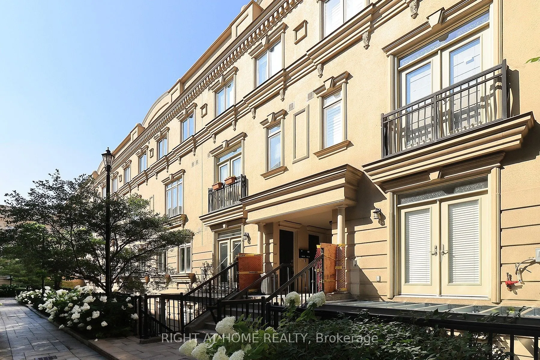 78 Carr Street #TH12