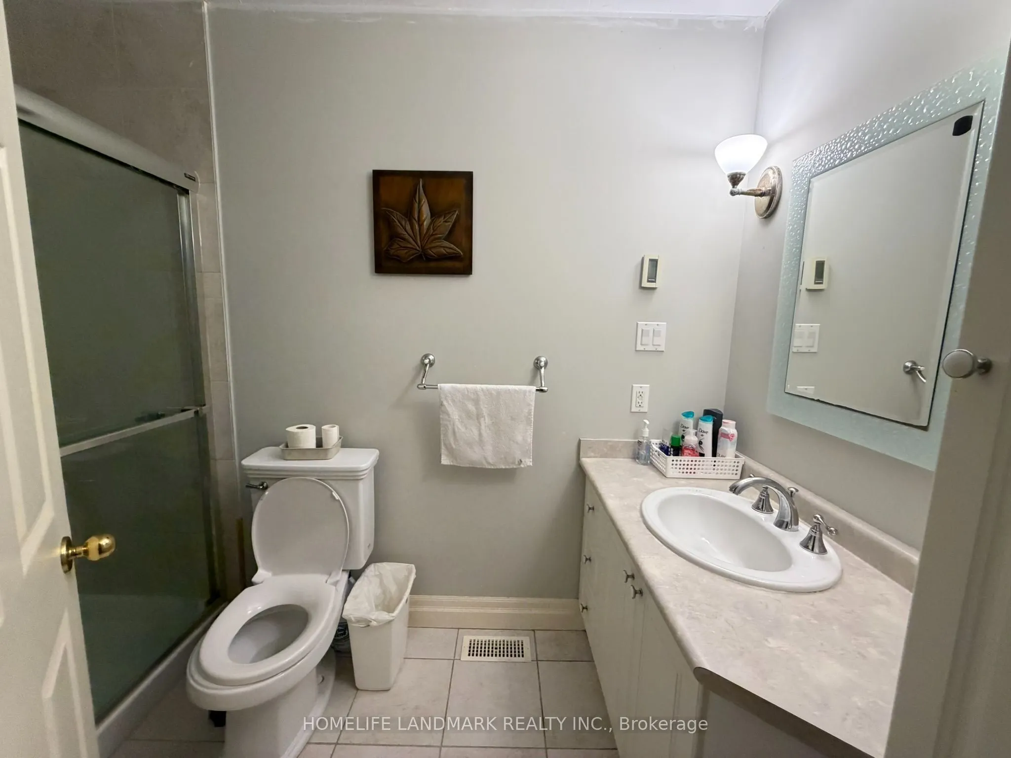 228 Hollywood Avenue
