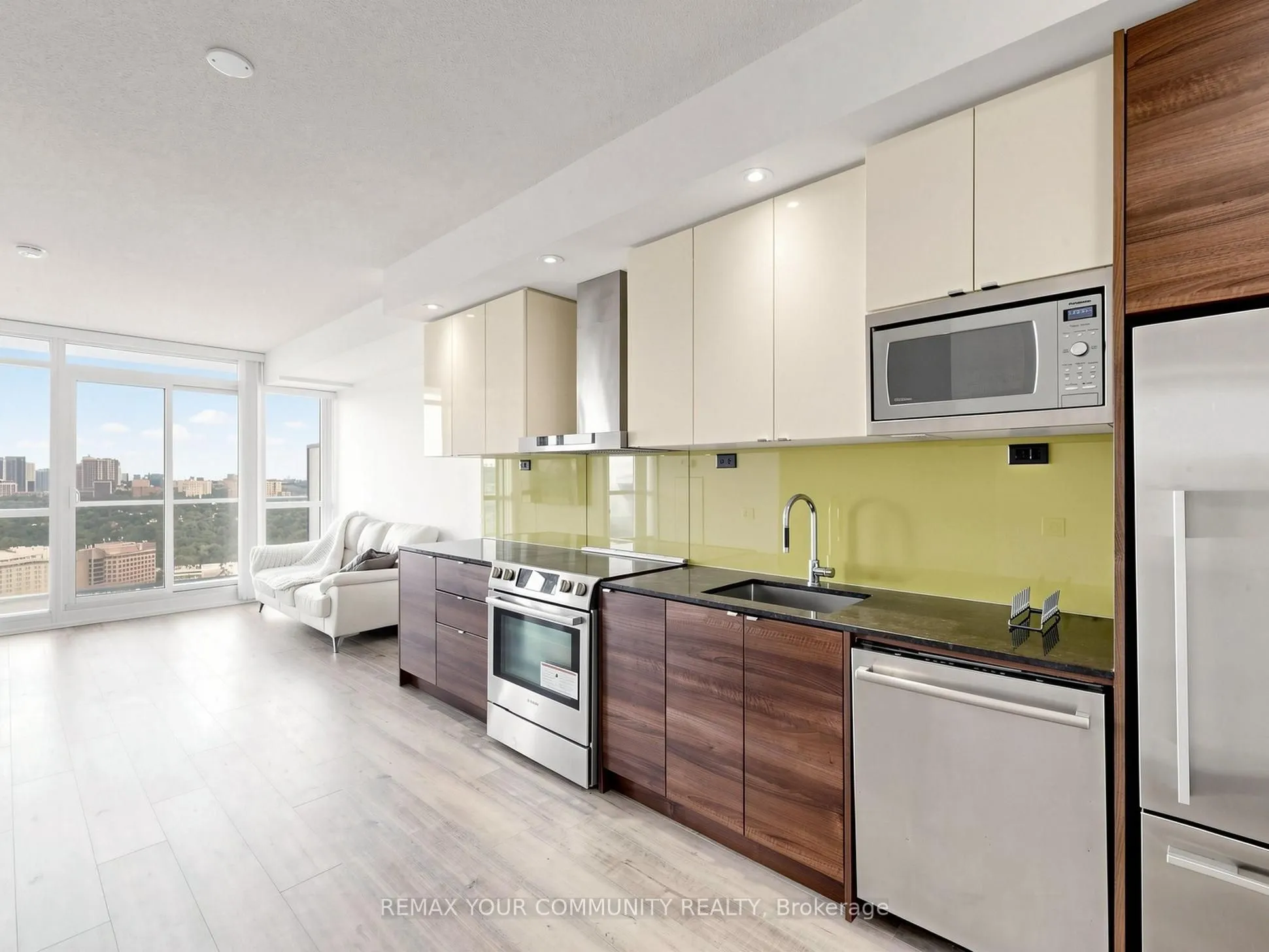 121 Mcmahon Drive #3302