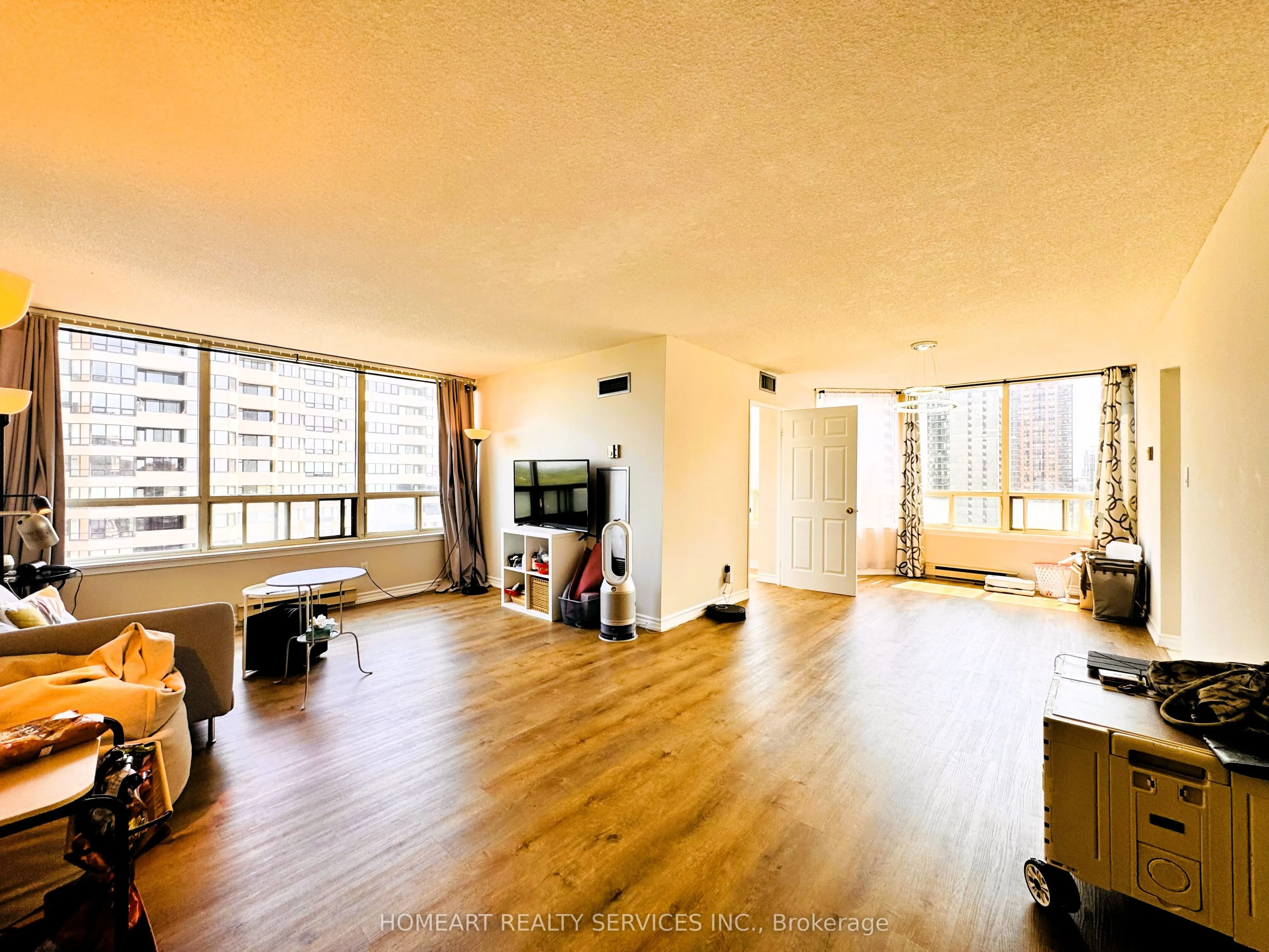 30 Greenfield Avenue #1806