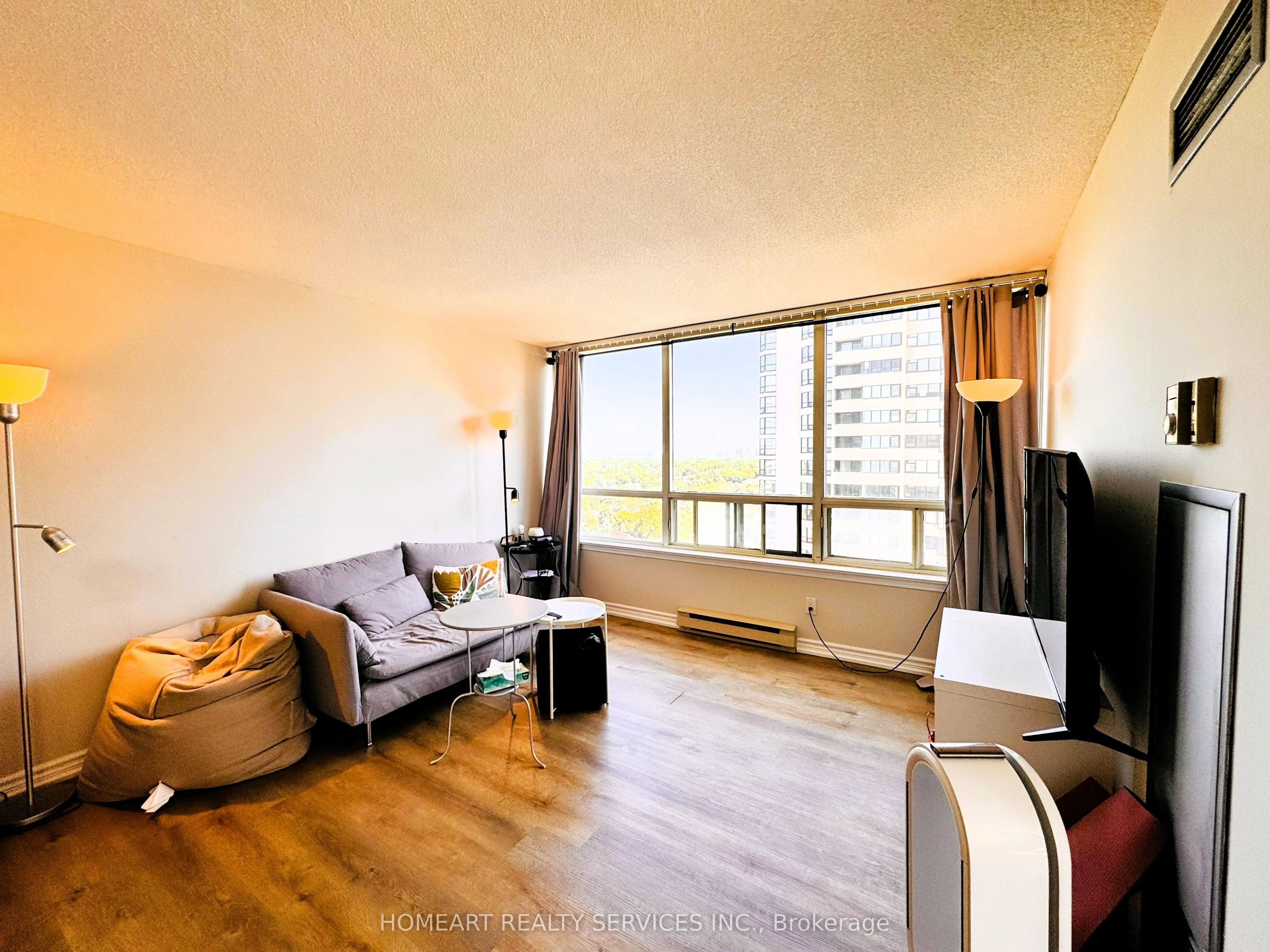 30 Greenfield Avenue #1806