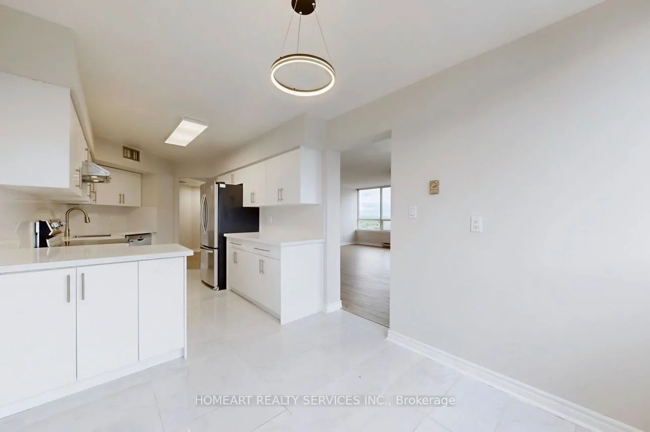30 Greenfield Avenue #1806