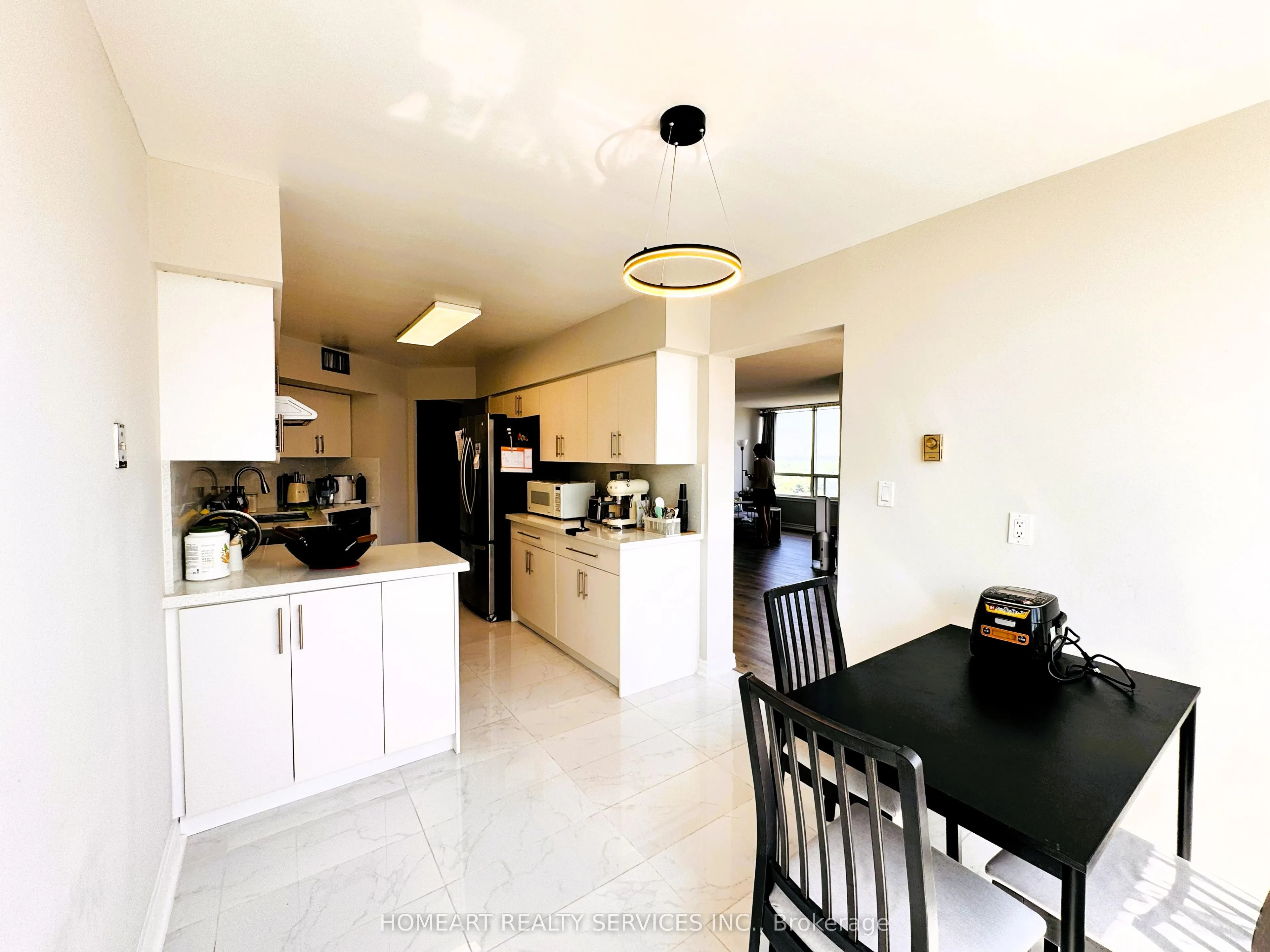 30 Greenfield Avenue #1806