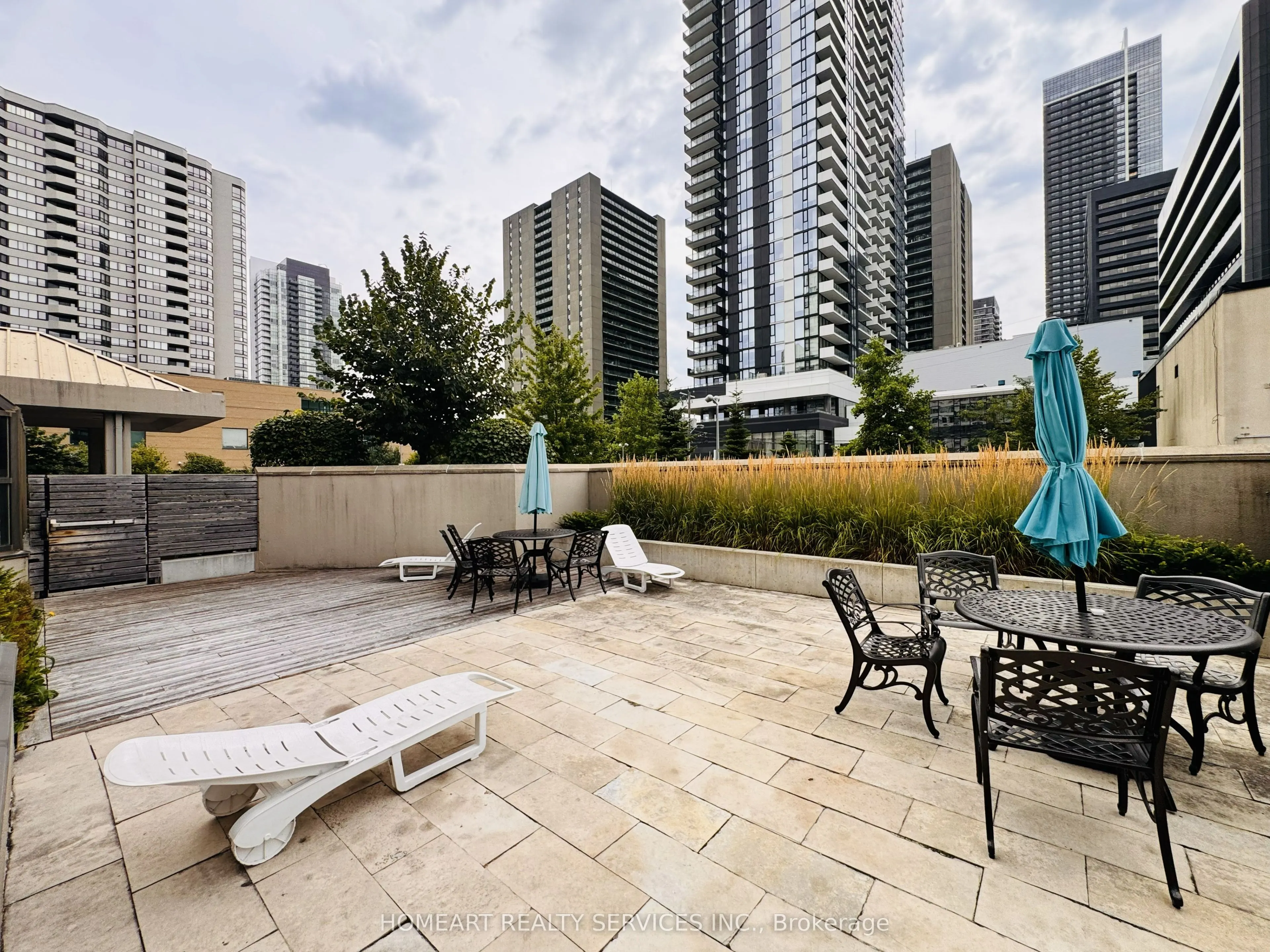 30 Greenfield Avenue #1806