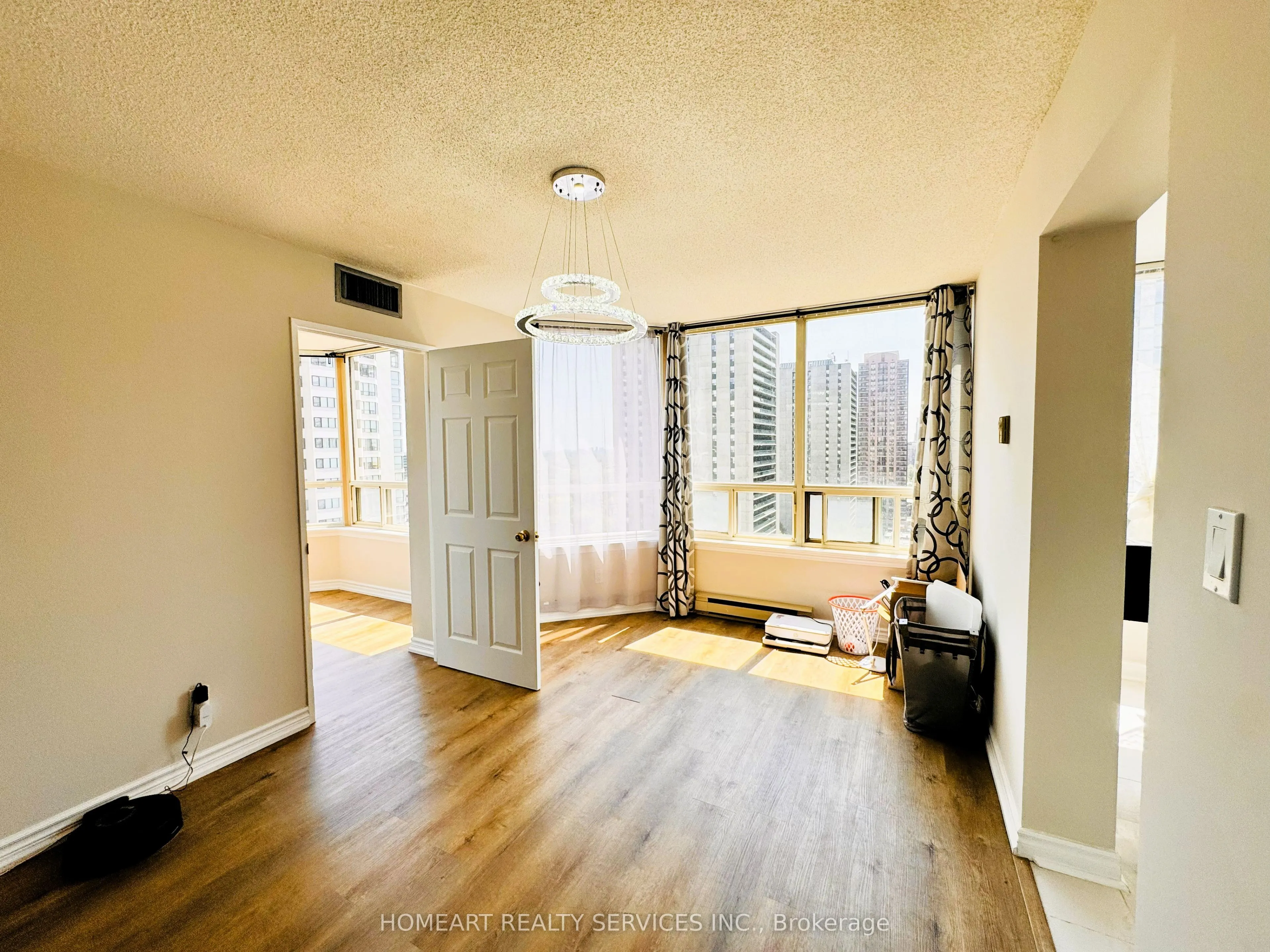 30 Greenfield Avenue #1806