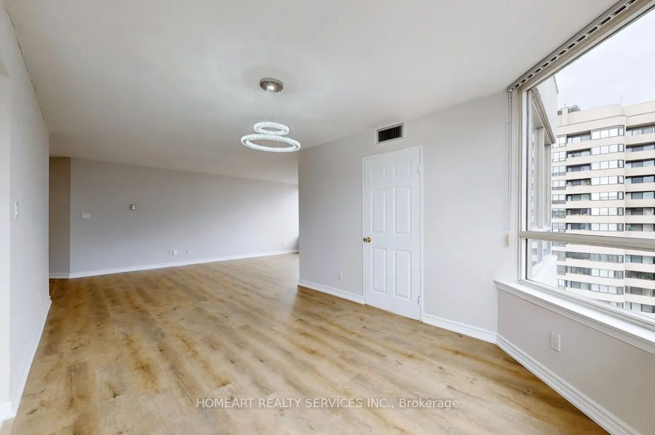 30 Greenfield Avenue #1806