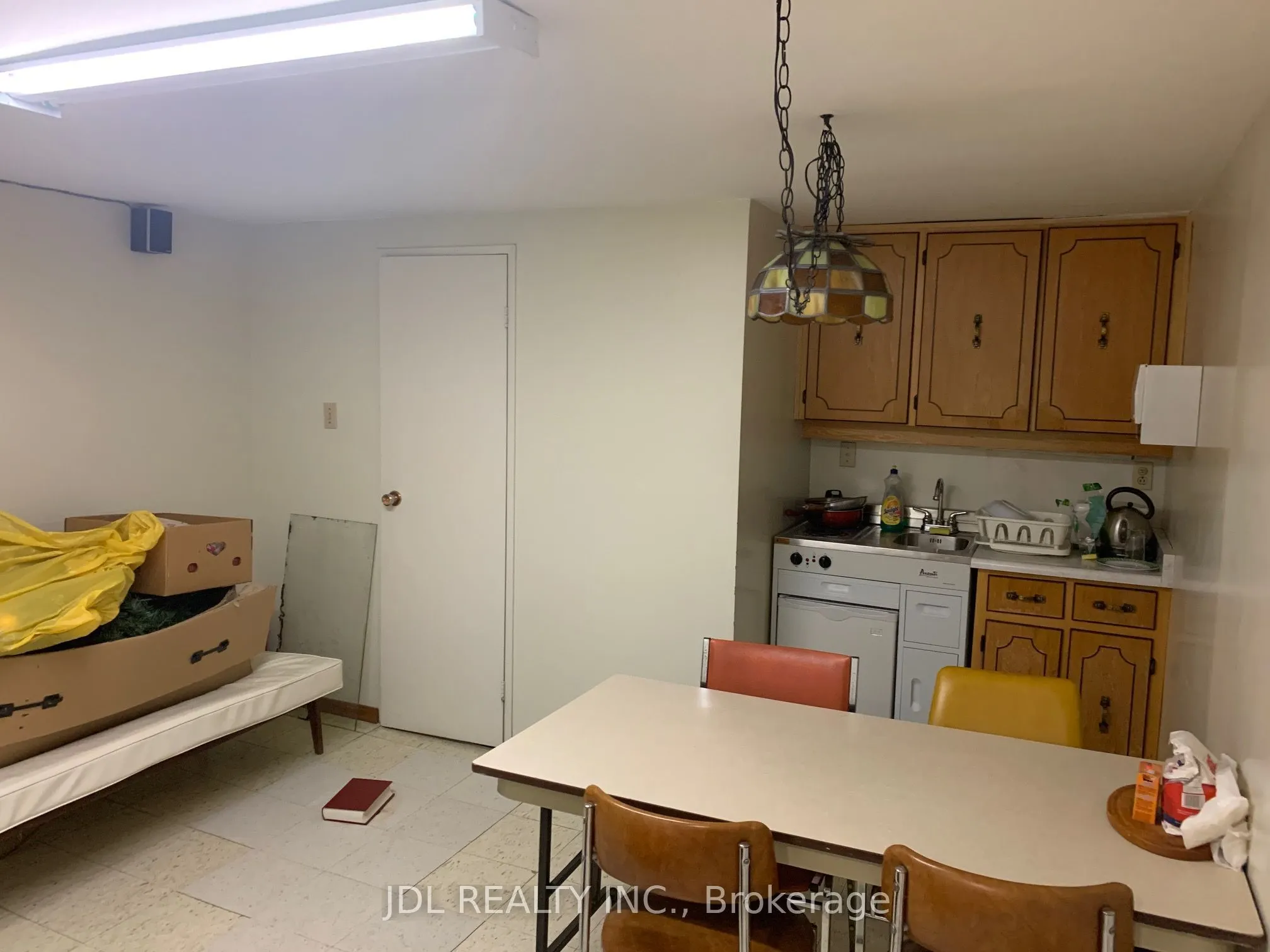 1071-B Bloor Street W