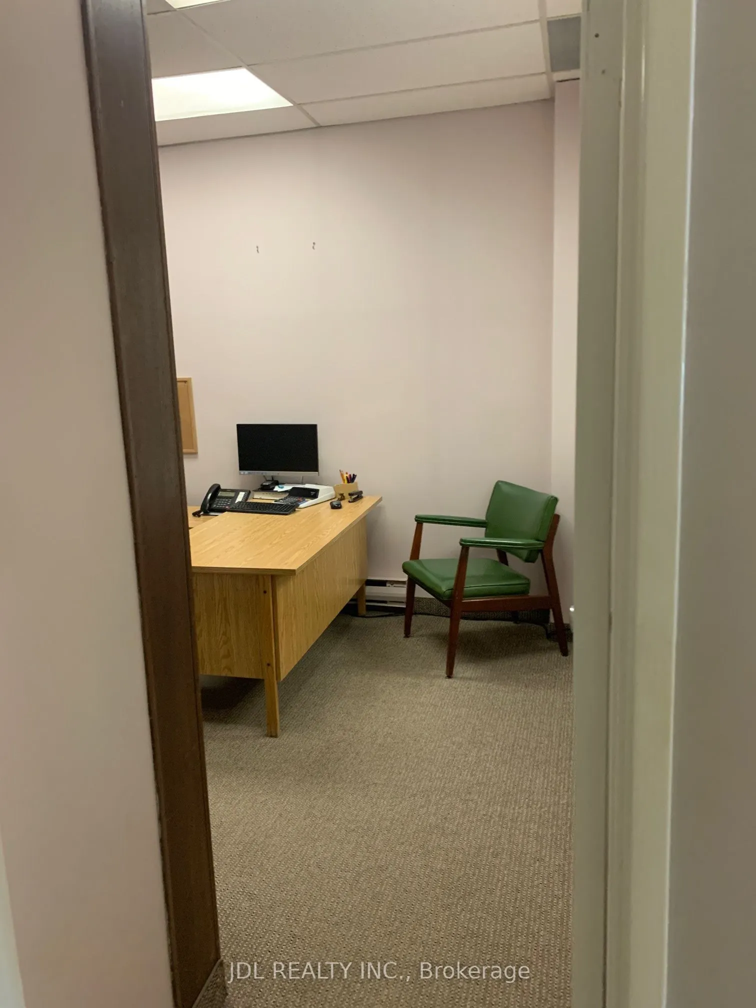 1071-B Bloor Street W
