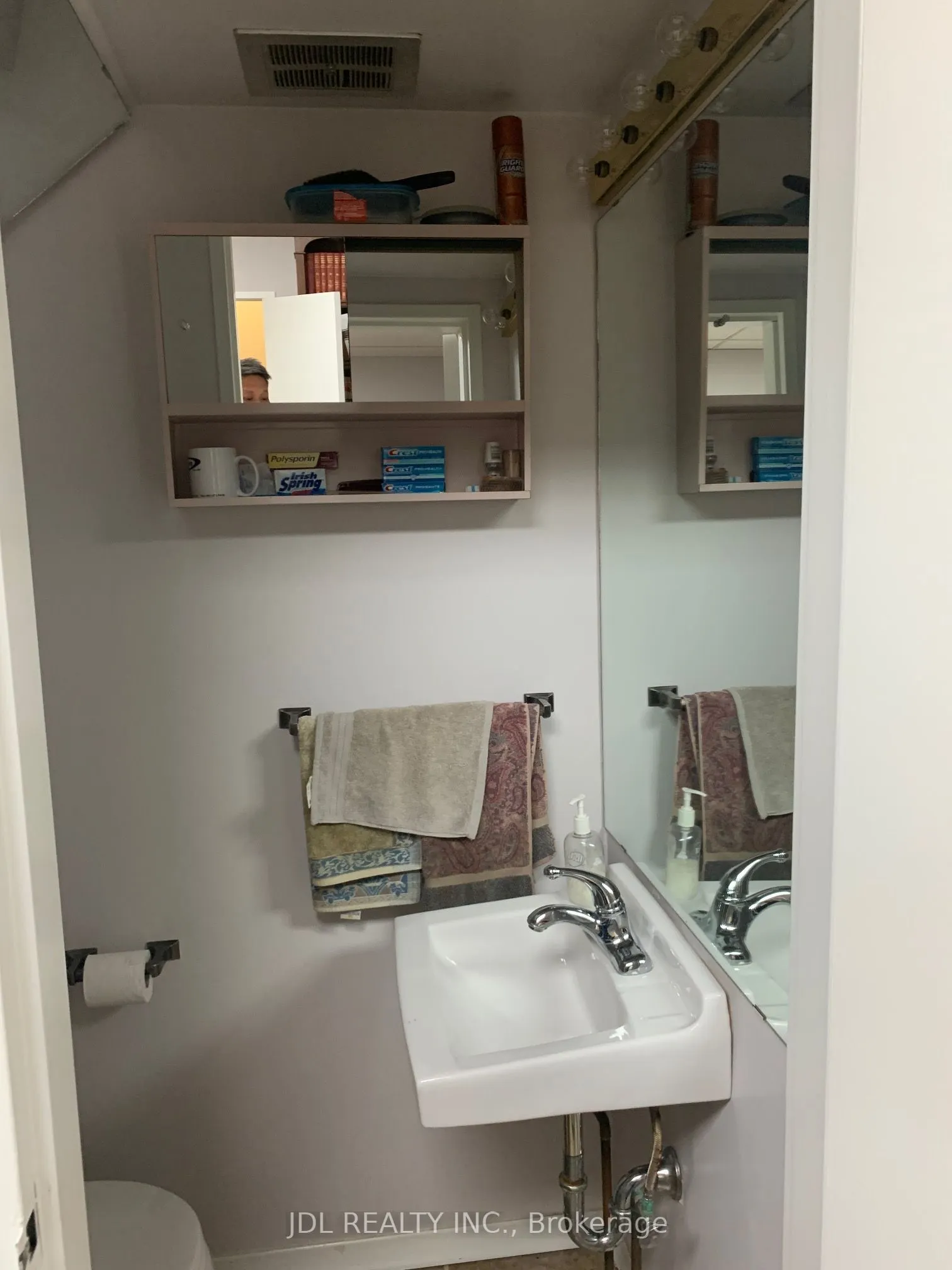 1071-B Bloor Street W