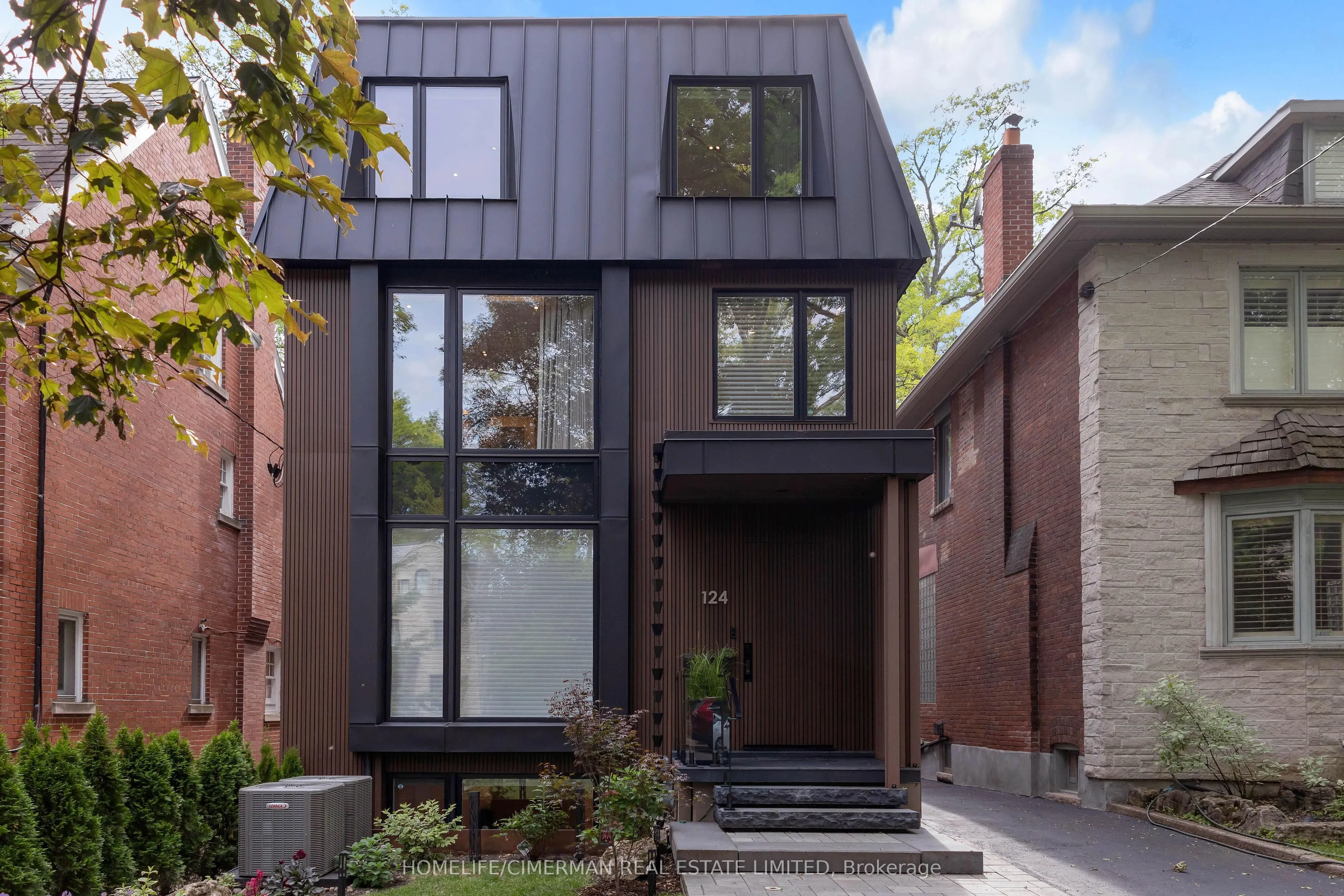 124 Lyndhurst Avenue