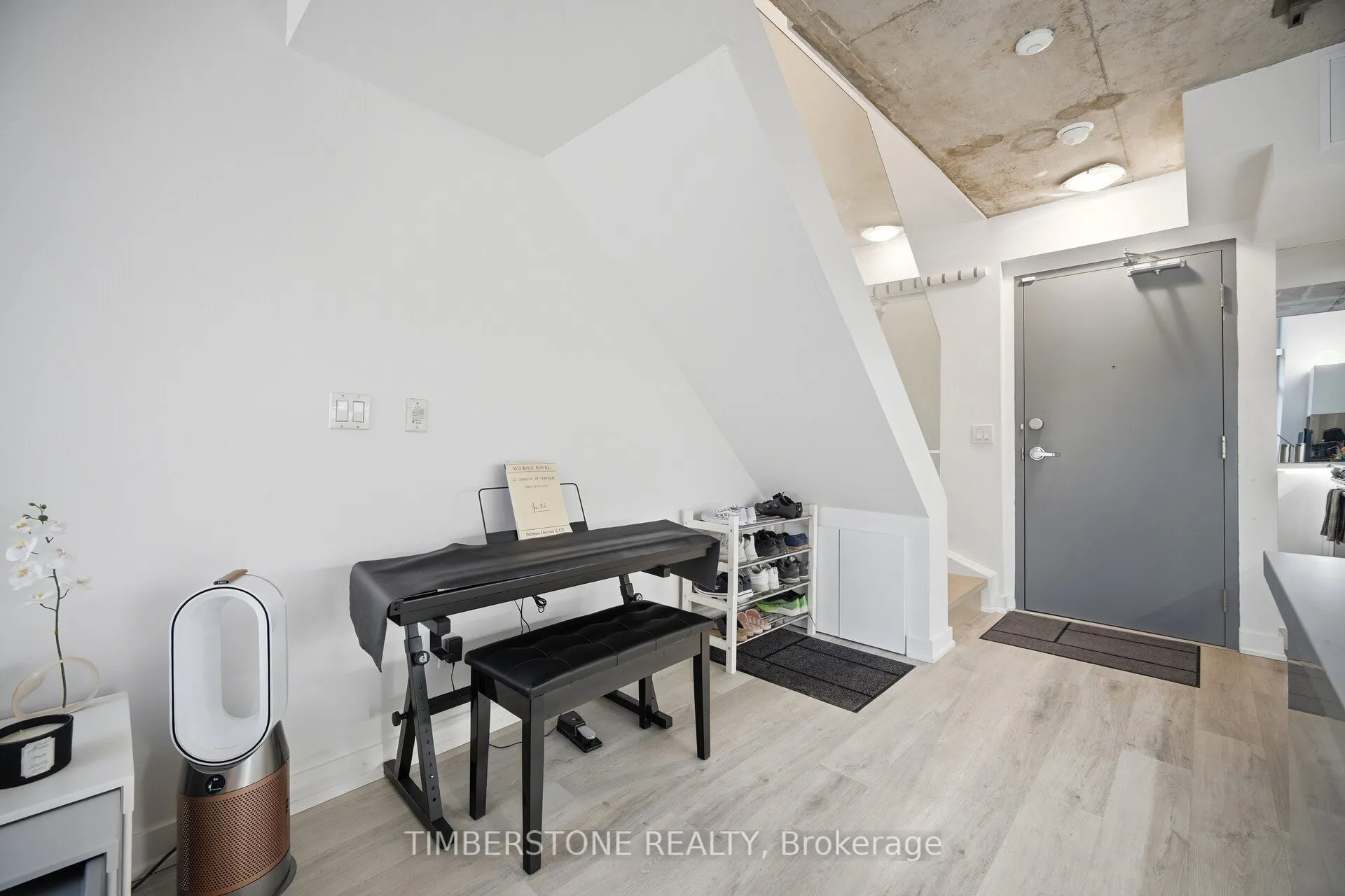 255 Richmond Street E #122