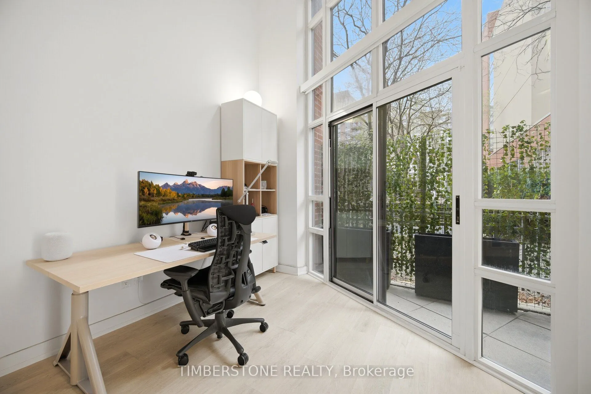 255 Richmond Street E #122