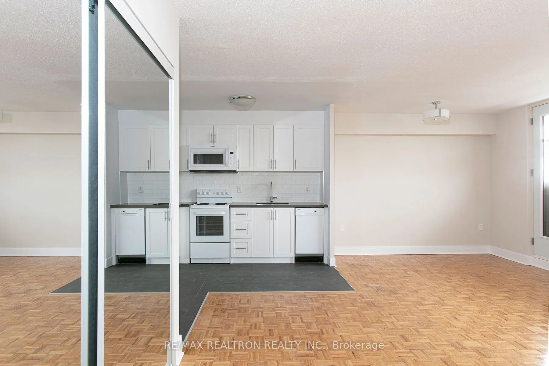 1500 Bathurst Street #907