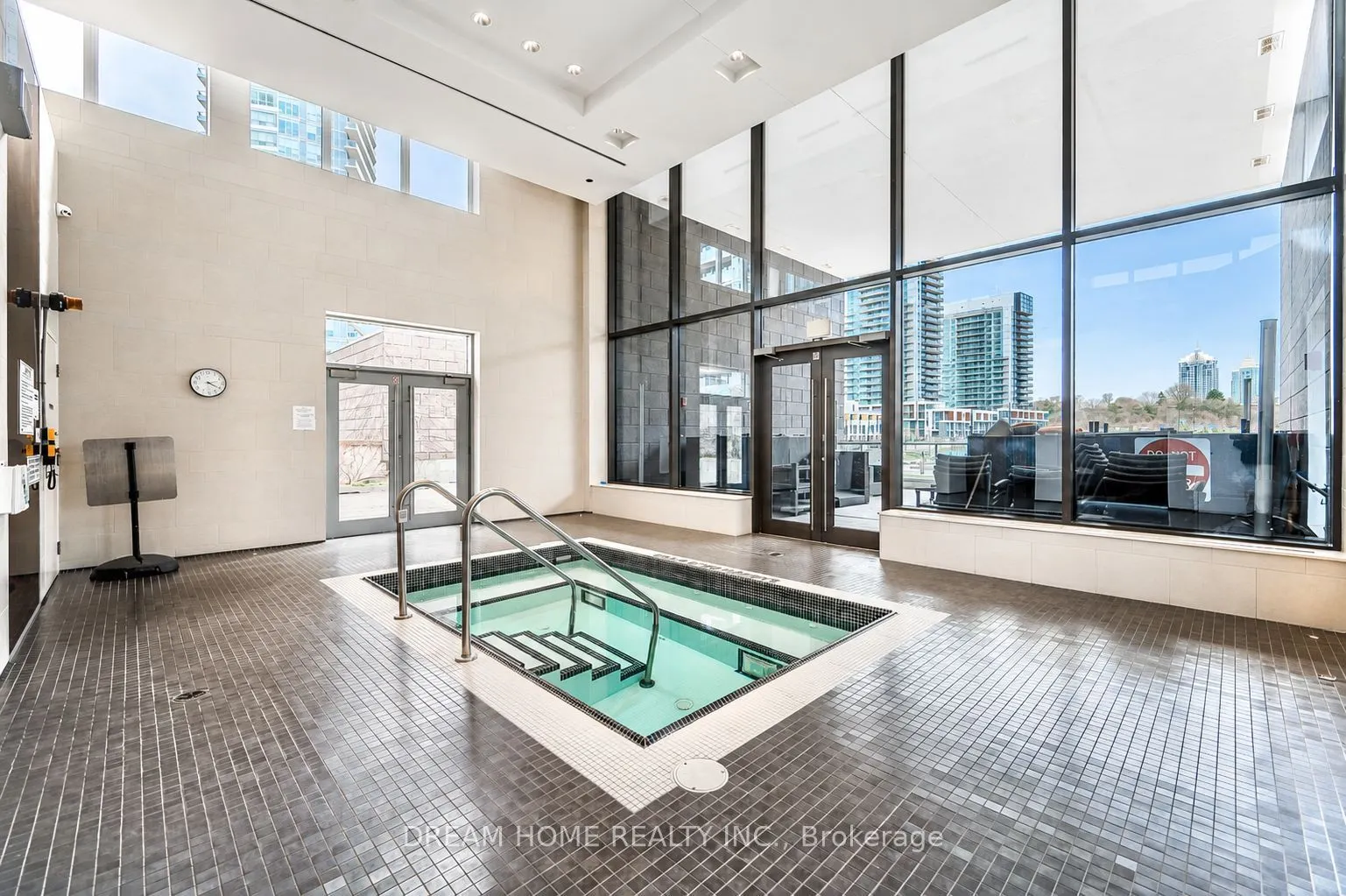 121 Mcmahon Drive #2608