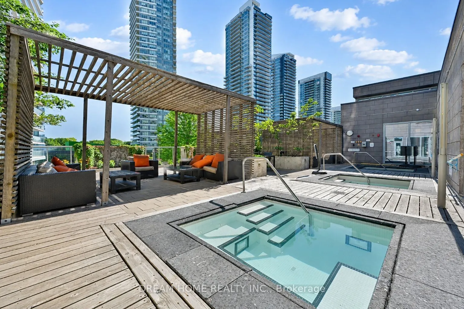 121 Mcmahon Drive #2608