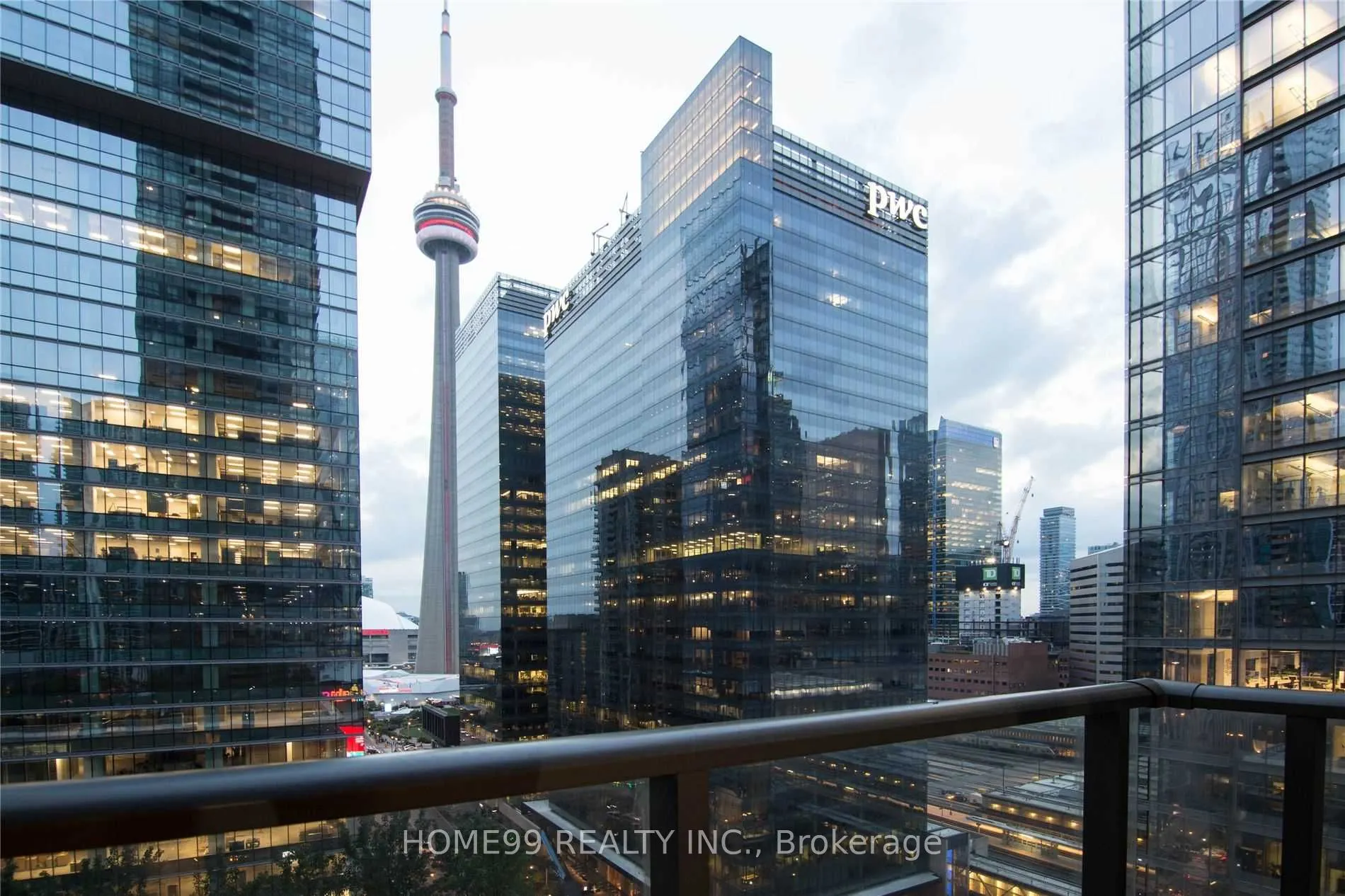 65 Bremner Boulevard #1404