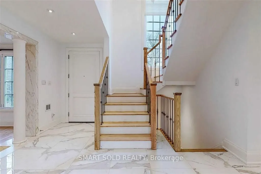 347 Cortleigh Boulevard
