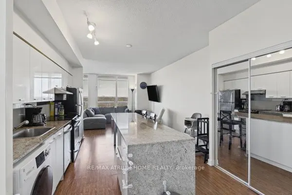 29 Singer Court #2605