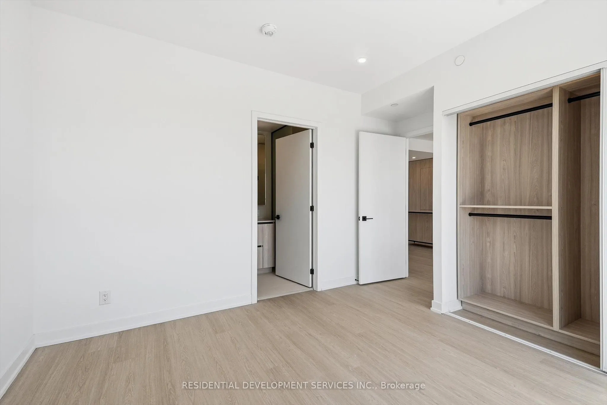 699 Sheppard Avenue E #1103