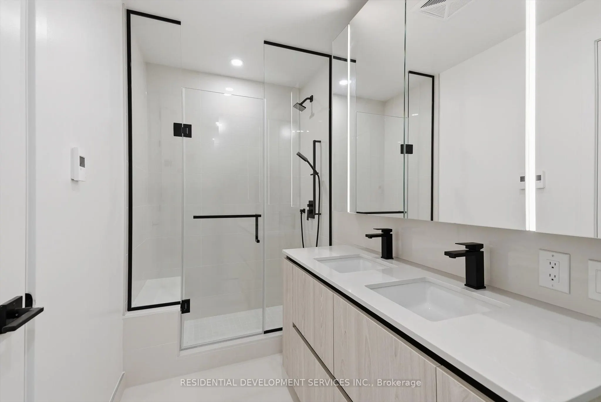 699 Sheppard Avenue E #1103