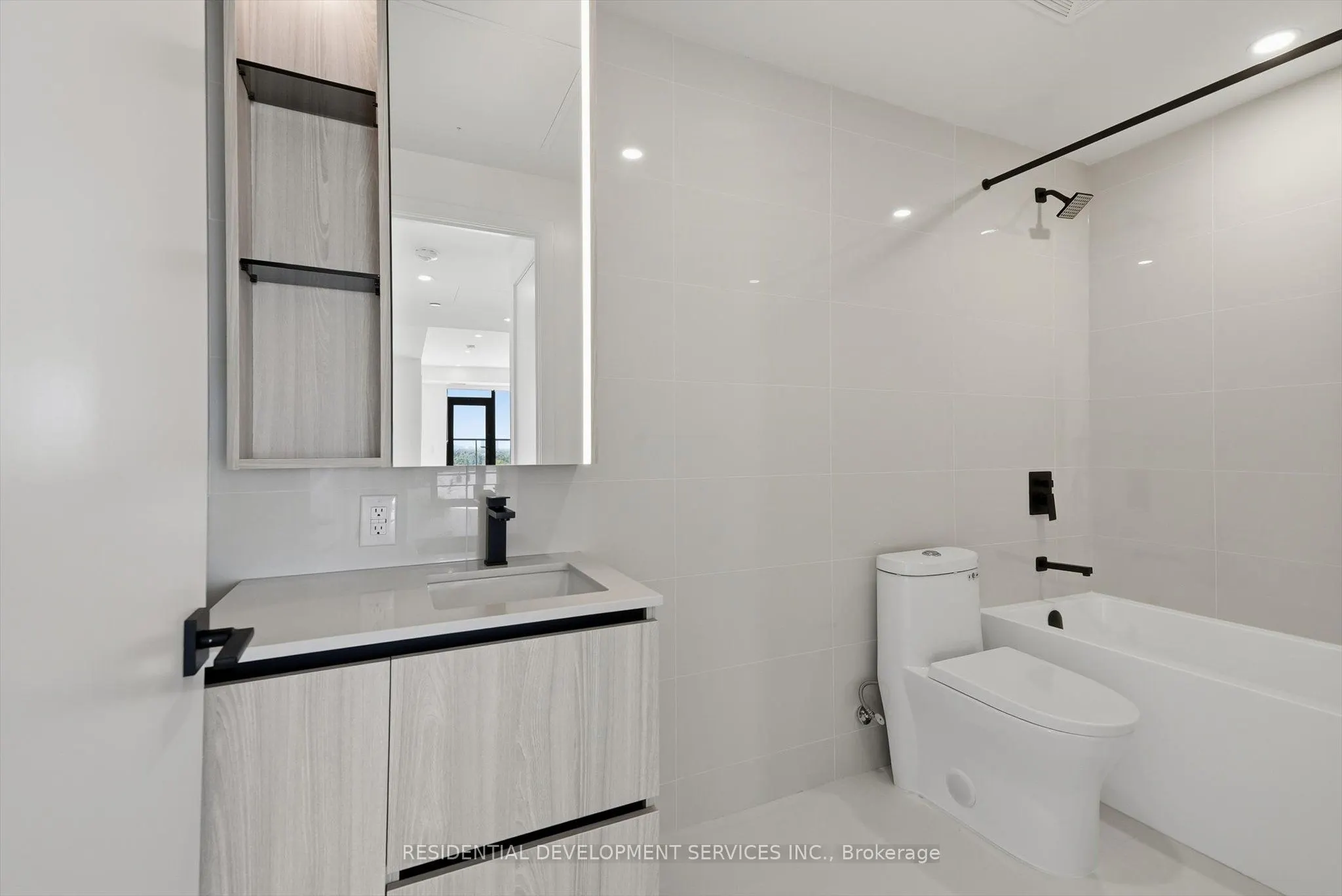 699 Sheppard Avenue E #1103