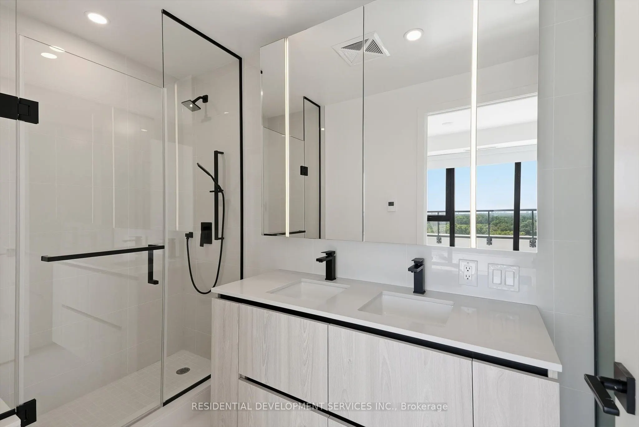 699 Sheppard Avenue E #1103