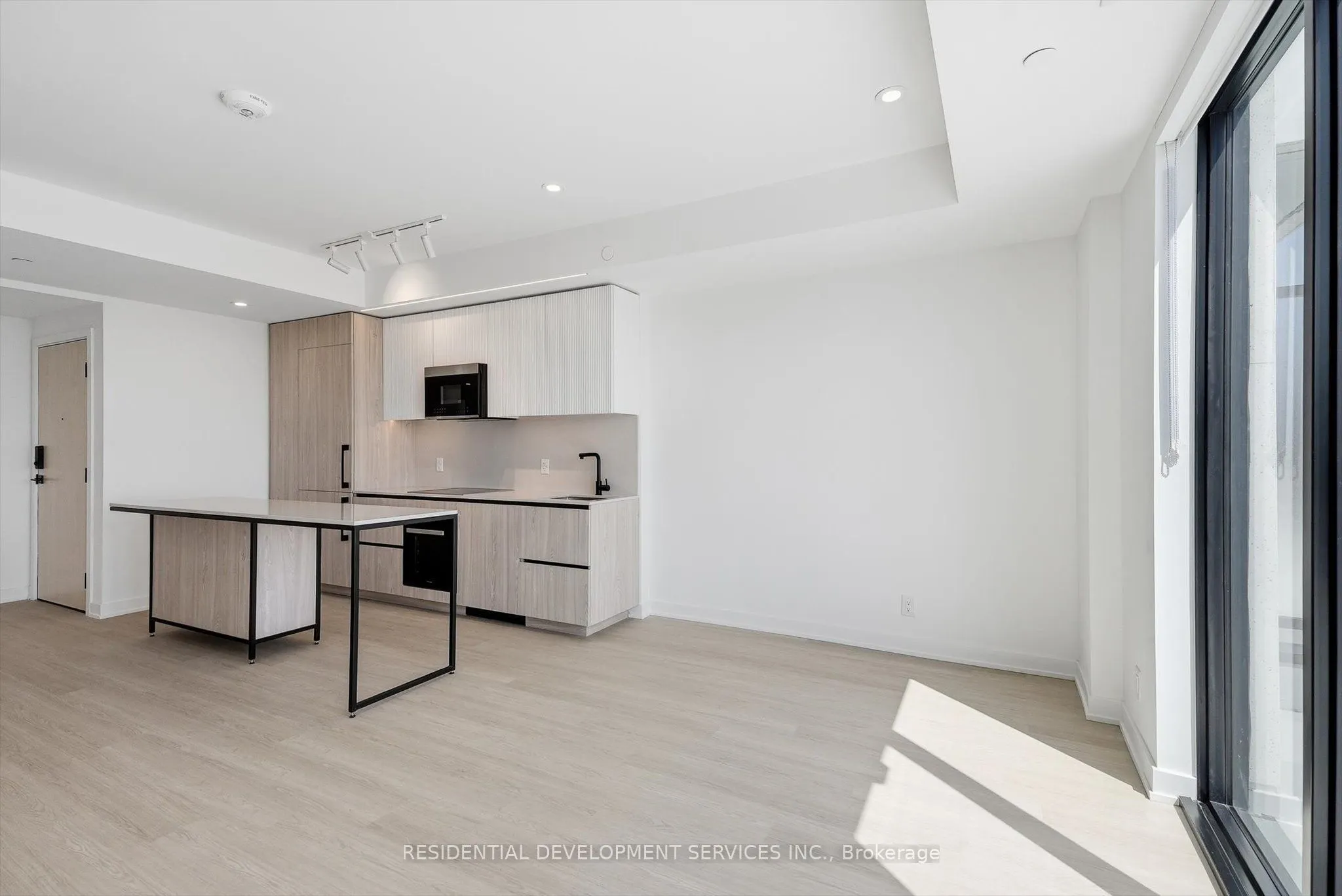 699 Sheppard Avenue E #1103