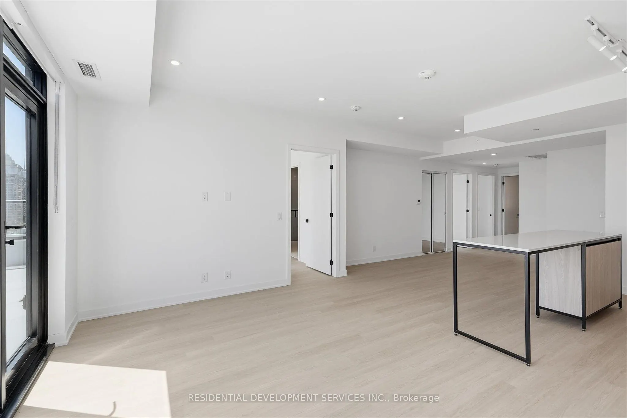 699 Sheppard Avenue E #1103