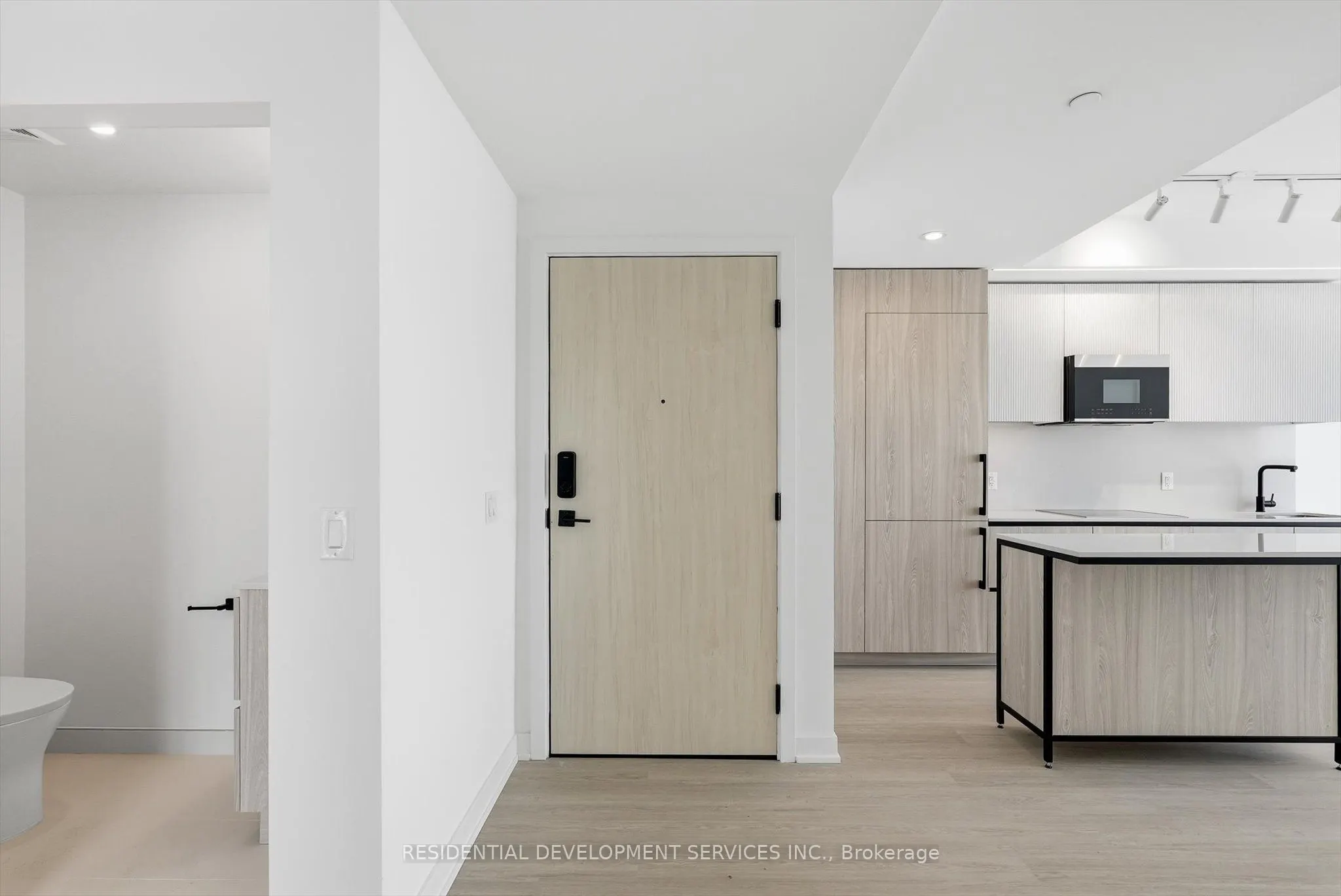 699 Sheppard Avenue E #1103