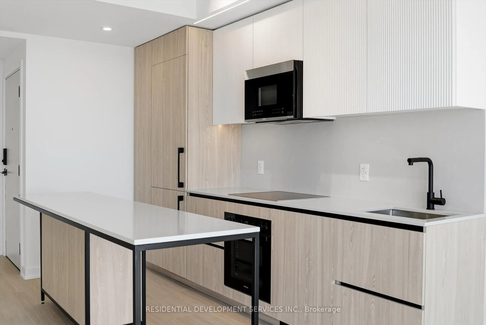 699 Sheppard Avenue E #1103