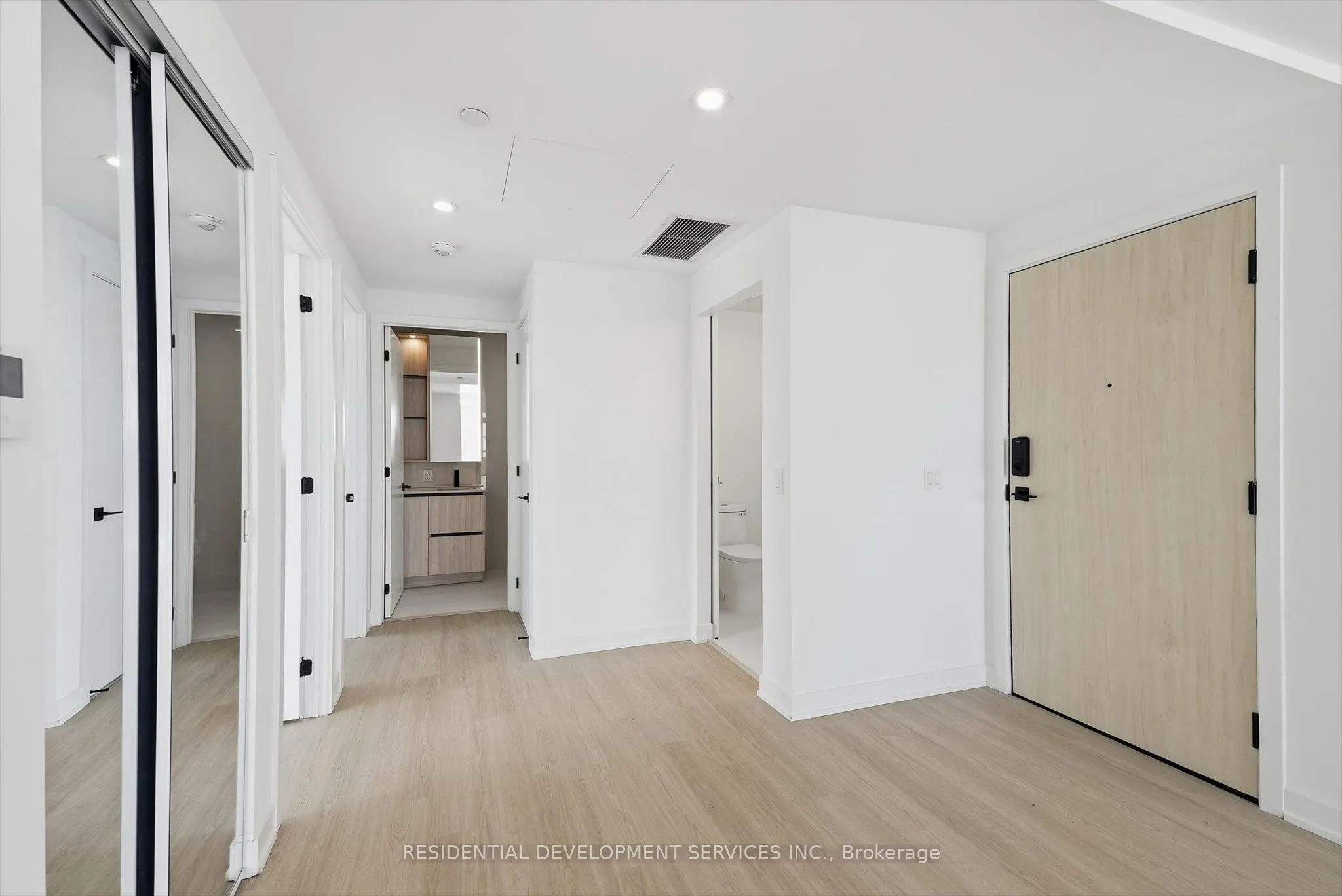 699 Sheppard Avenue E #1103