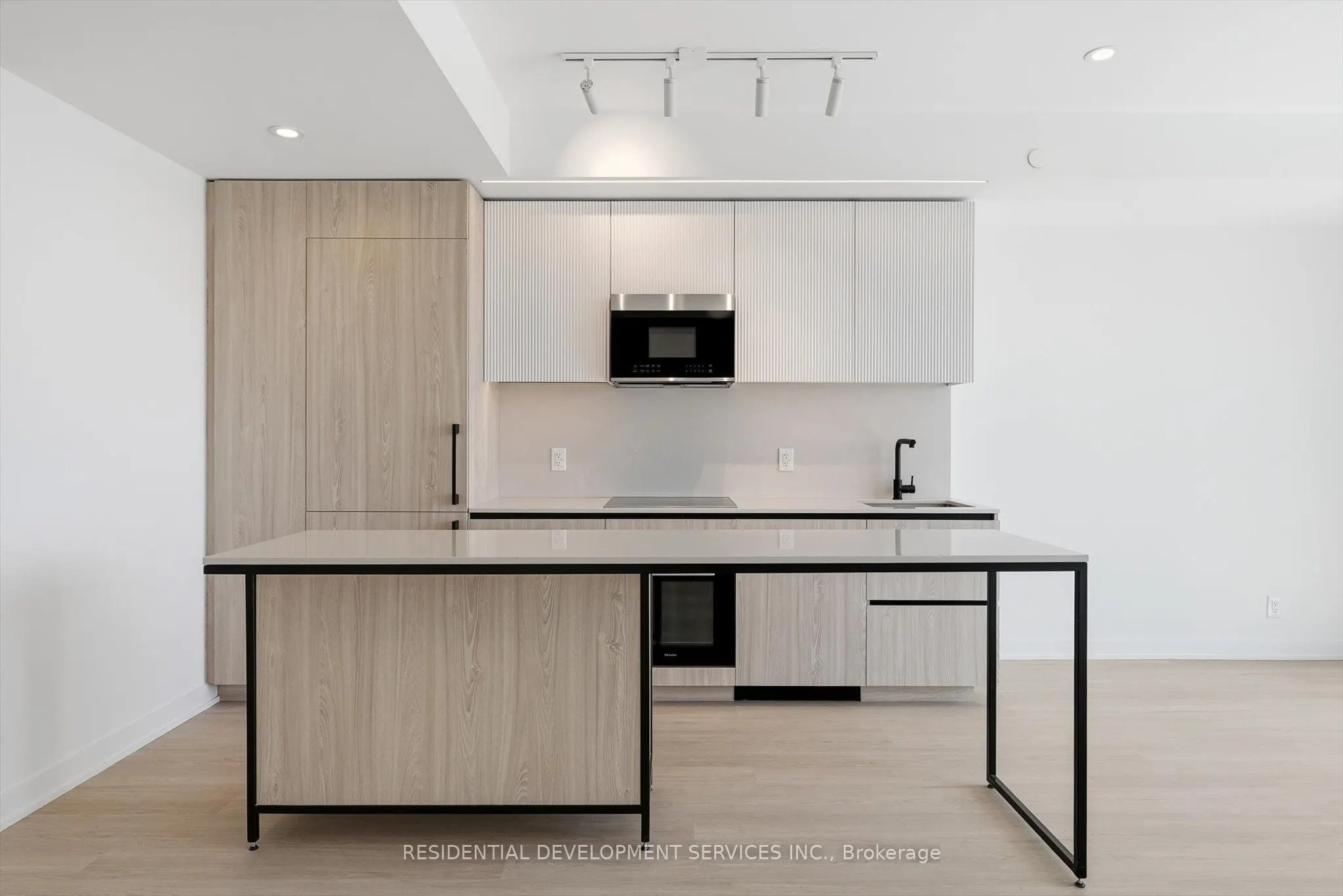 699 Sheppard Avenue E #1103