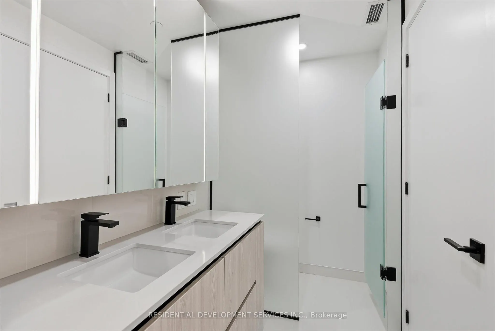 699 Sheppard Avenue E #1103