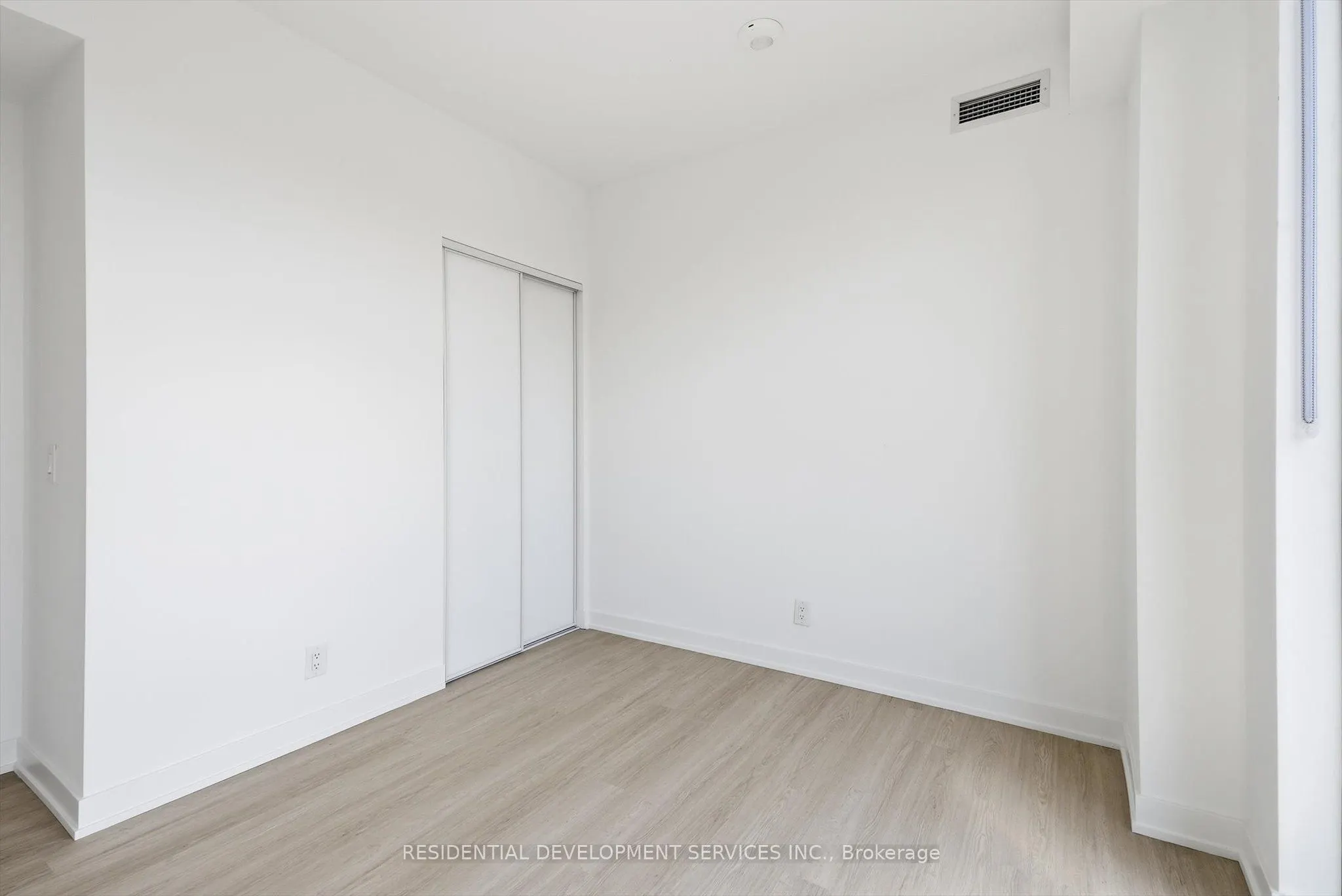 699 Sheppard Avenue E #1103