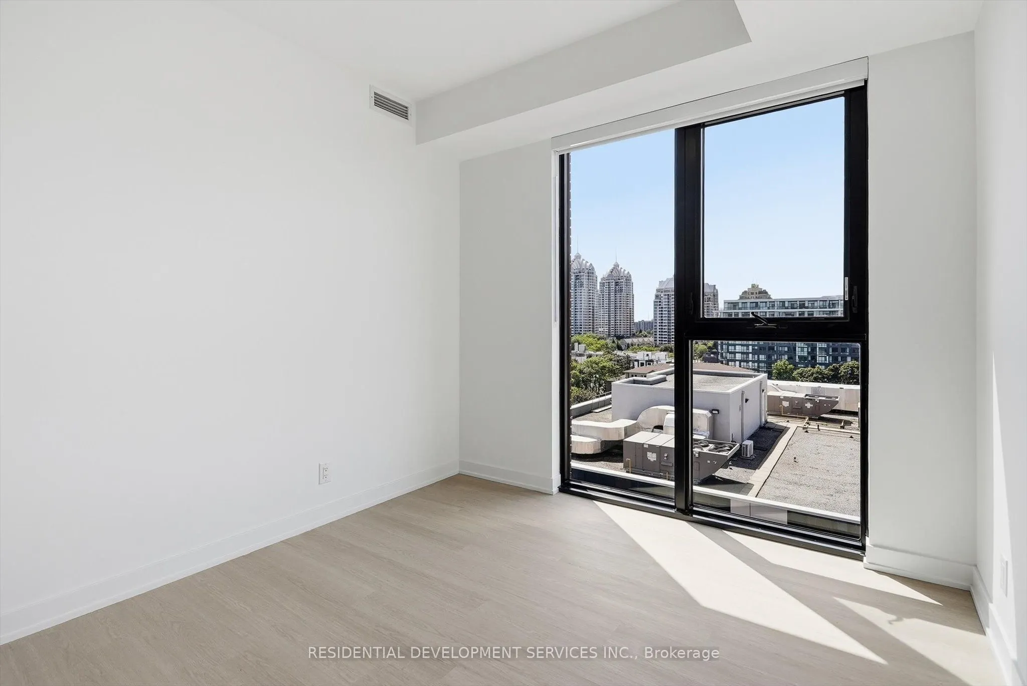 699 Sheppard Avenue E #1103