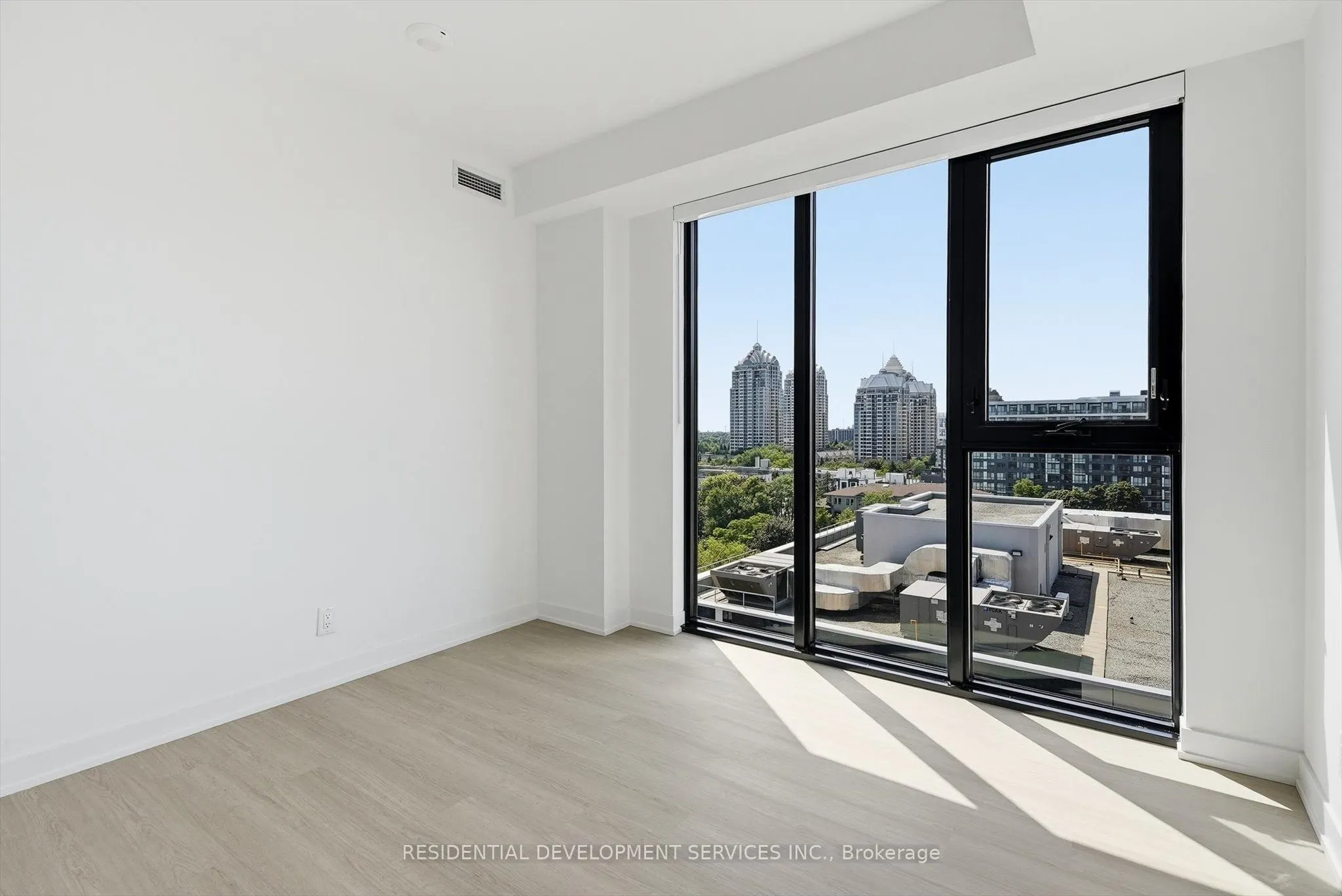 699 Sheppard Avenue E #1103