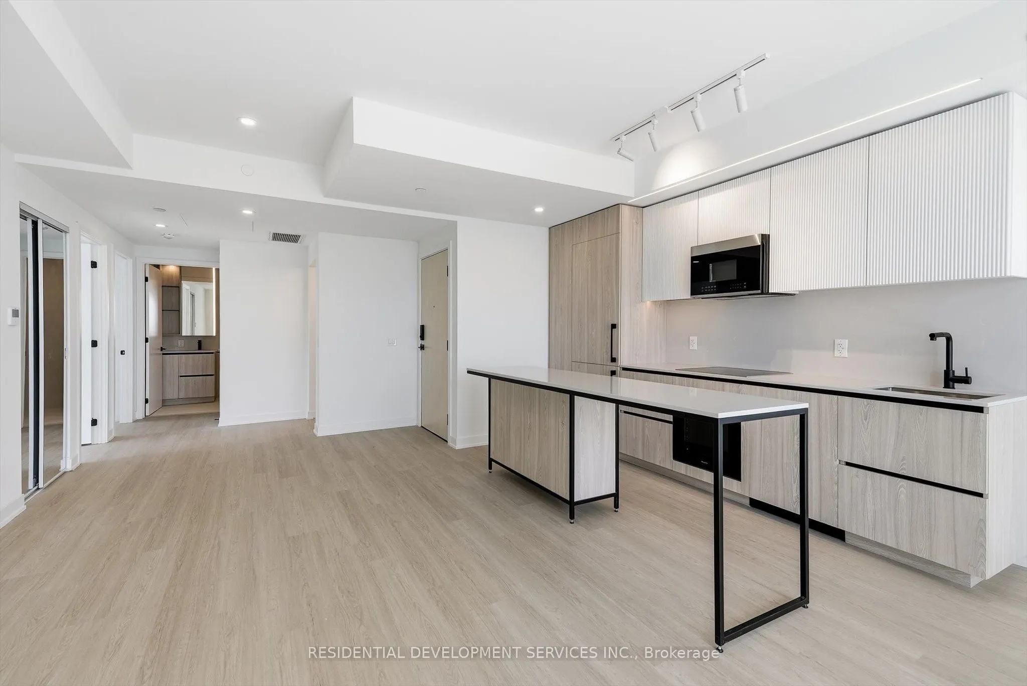 699 Sheppard Avenue E #1103