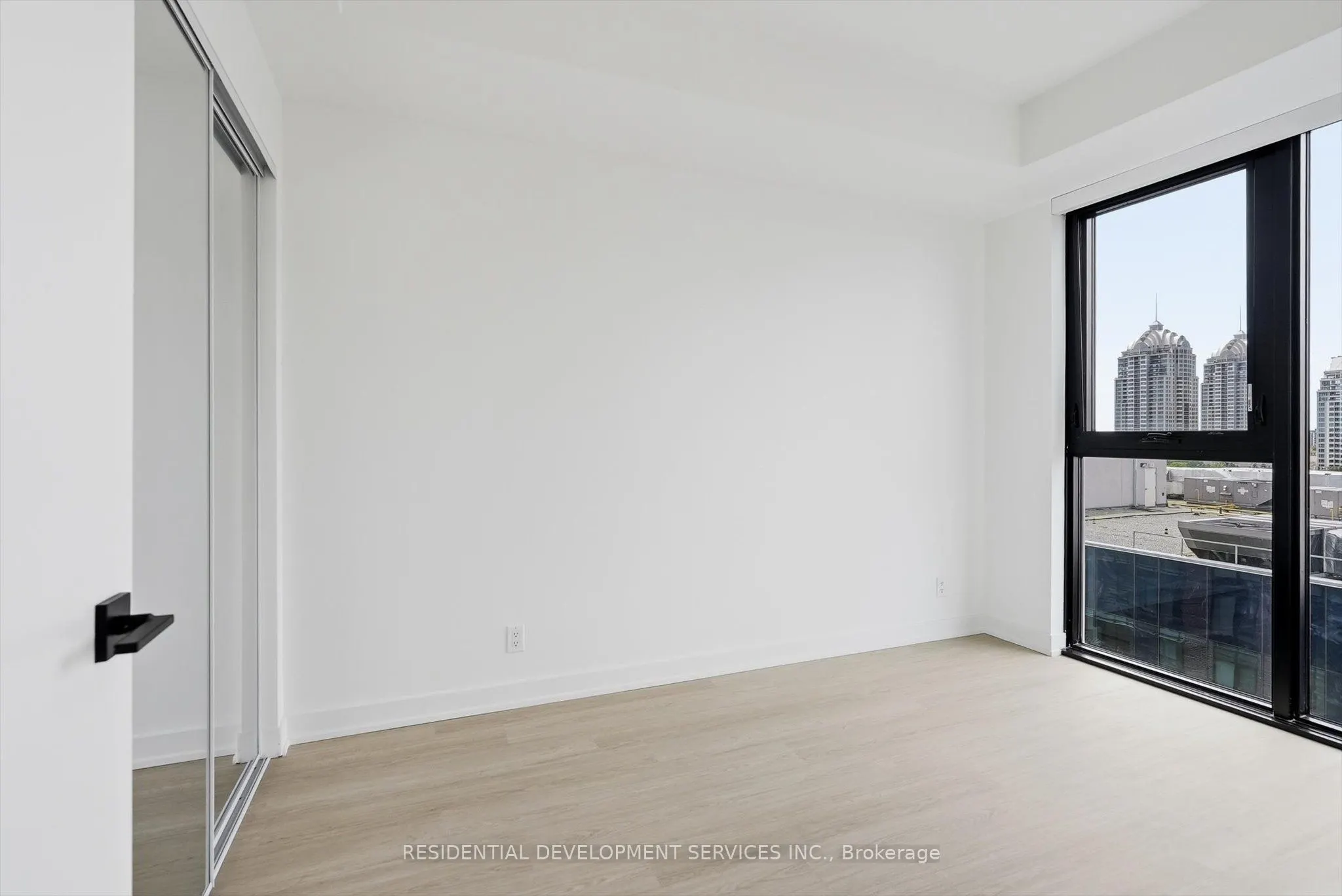 699 Sheppard Avenue E #1007