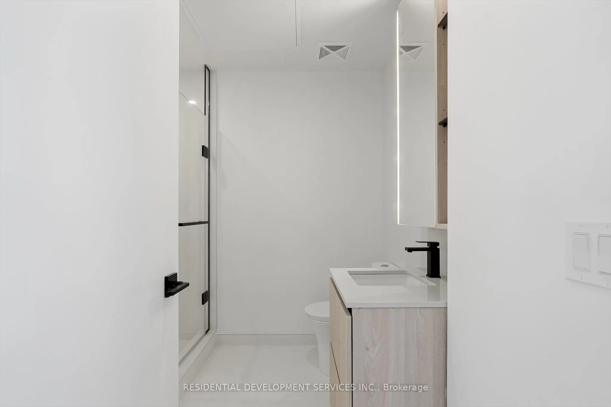 699 Sheppard Avenue E #1007