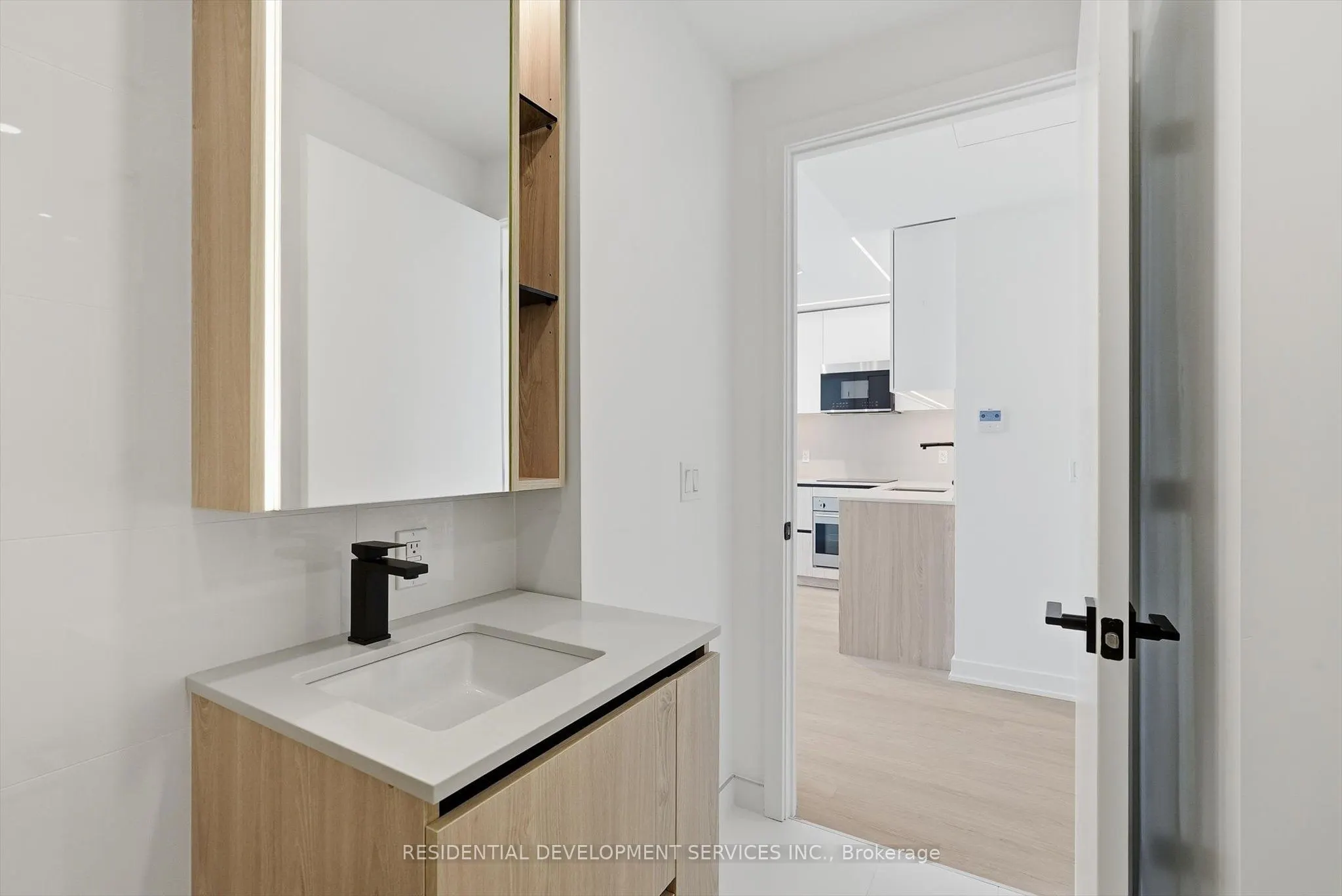 699 Sheppard Avenue E #1007