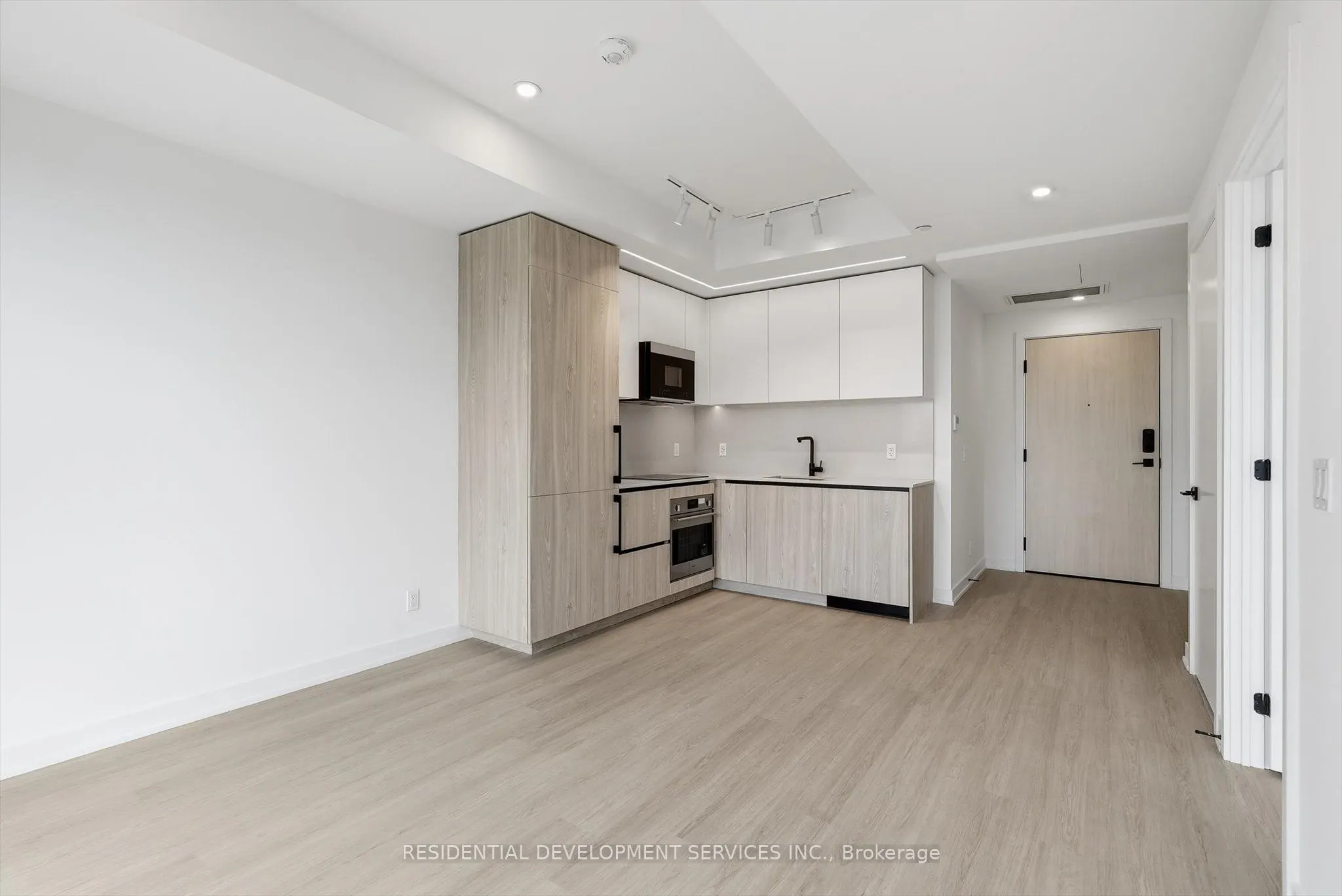 699 Sheppard Avenue E #1007