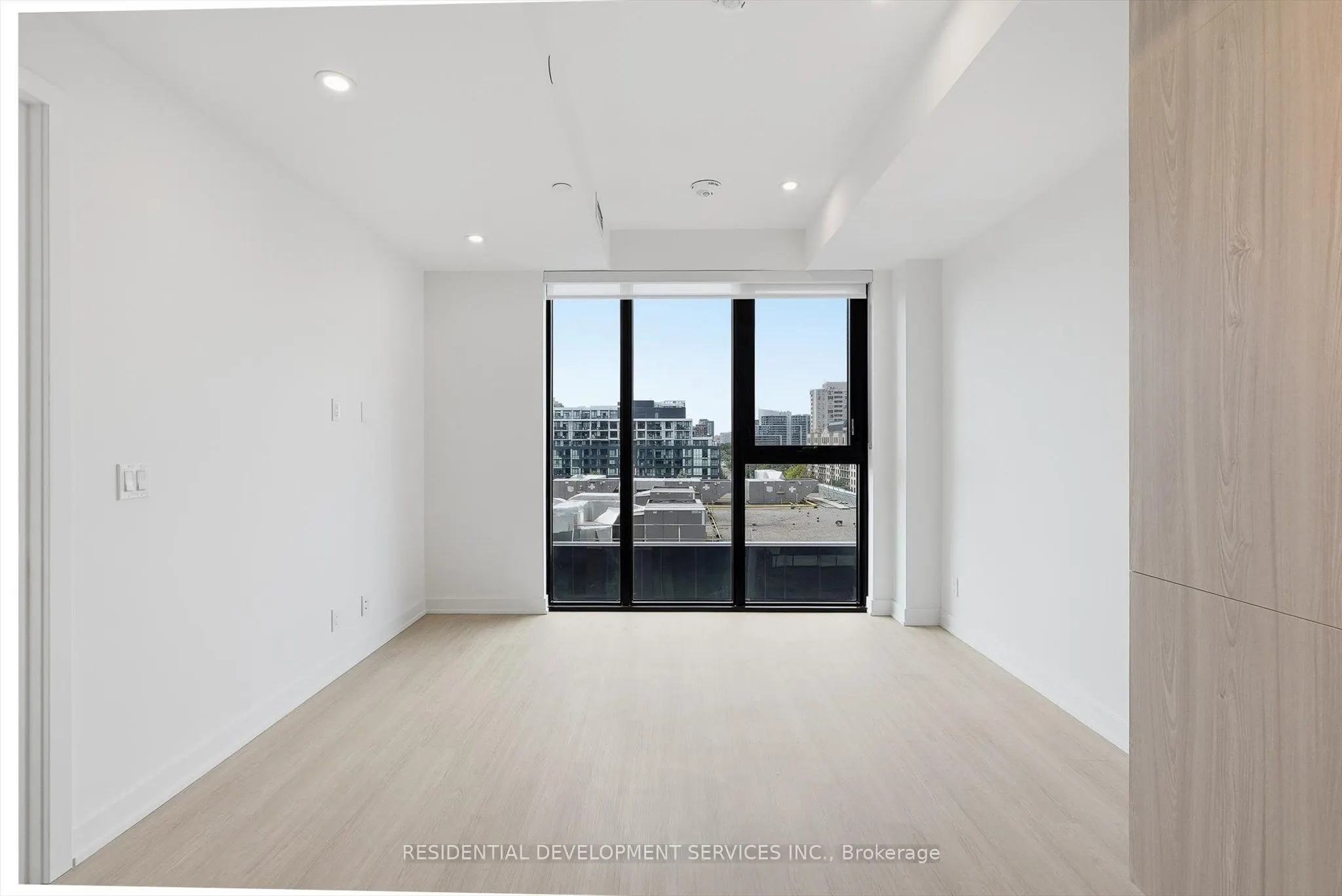 699 Sheppard Avenue E #1007