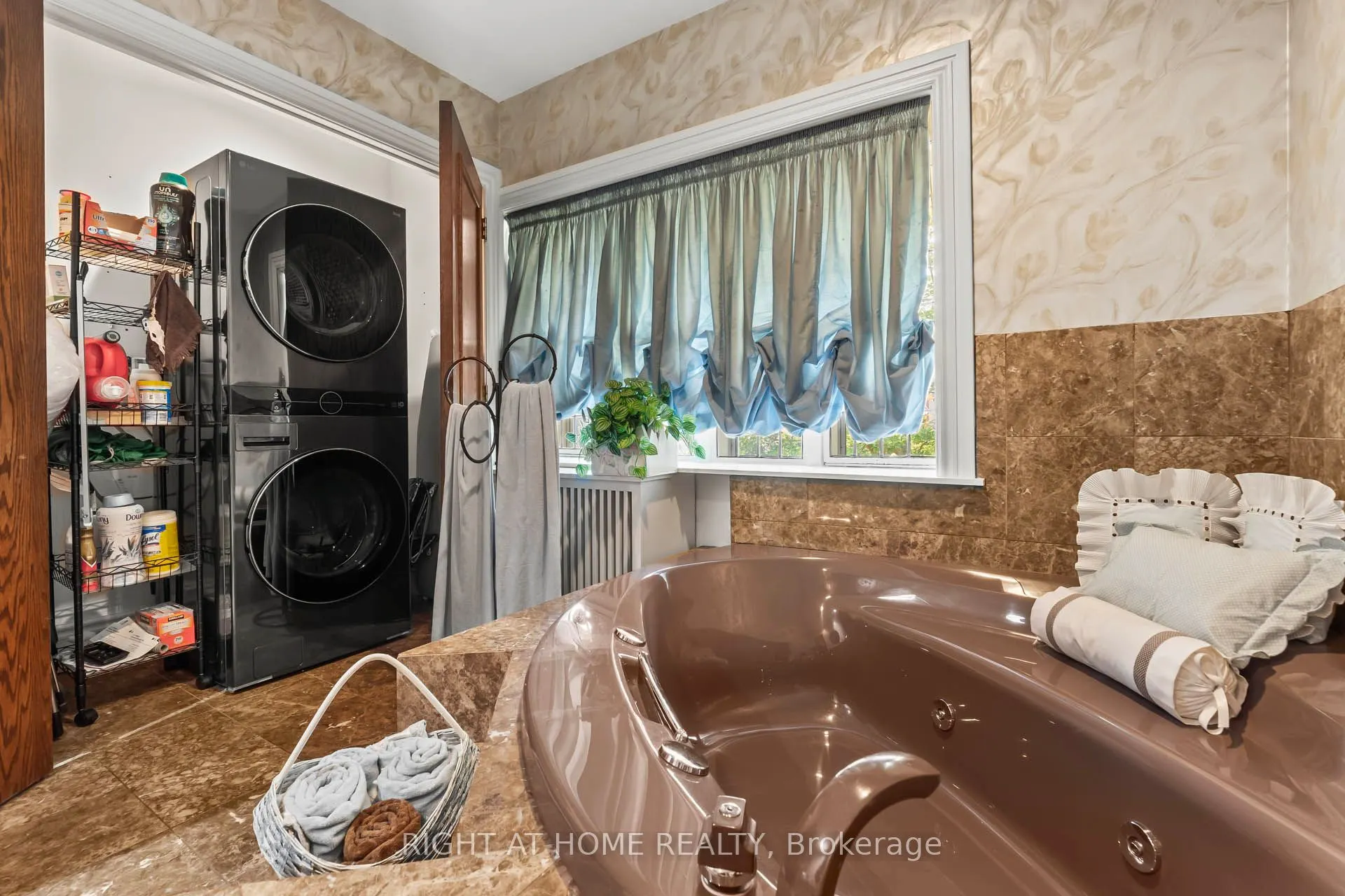 287 RUSSELL HILL Road